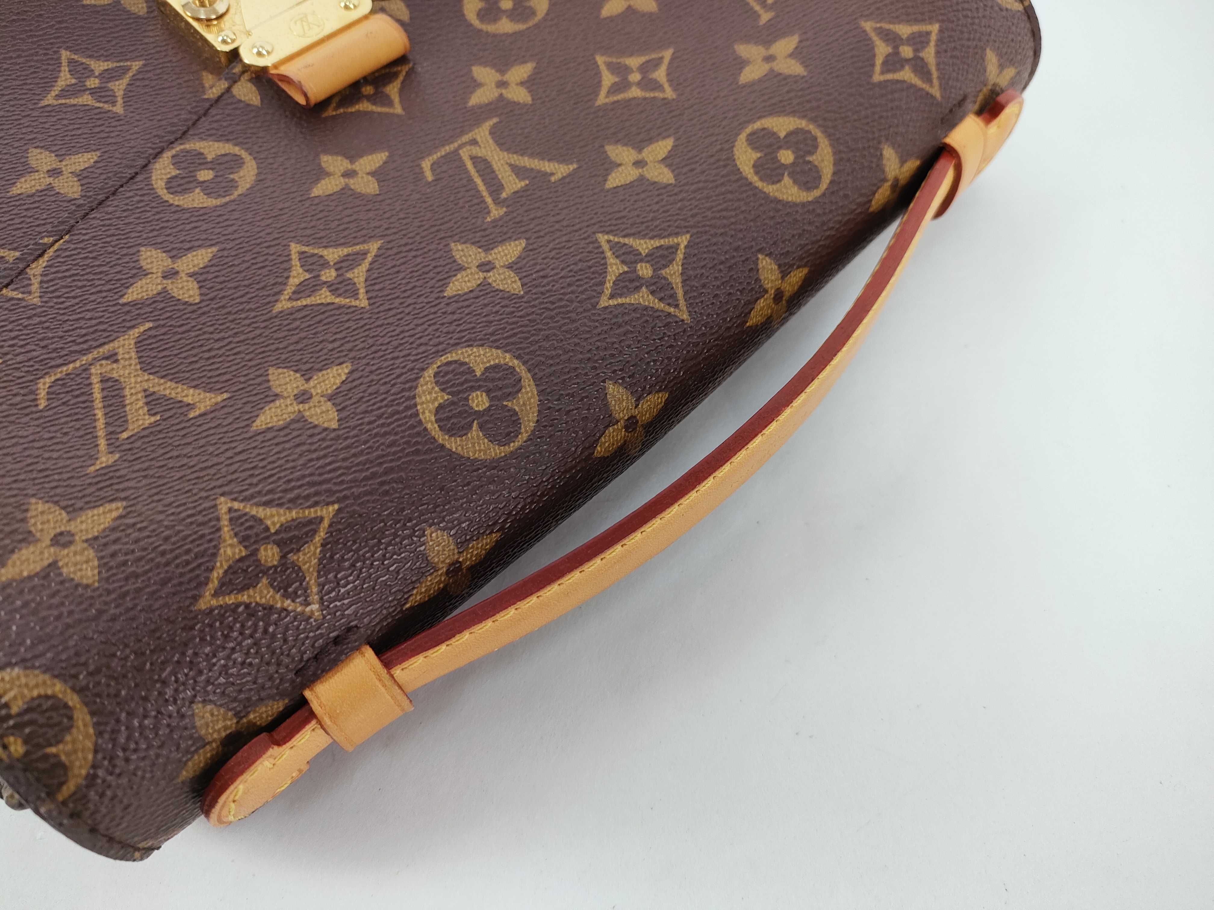 Monogram Pochette Métis Shoulder Handbag — view 3