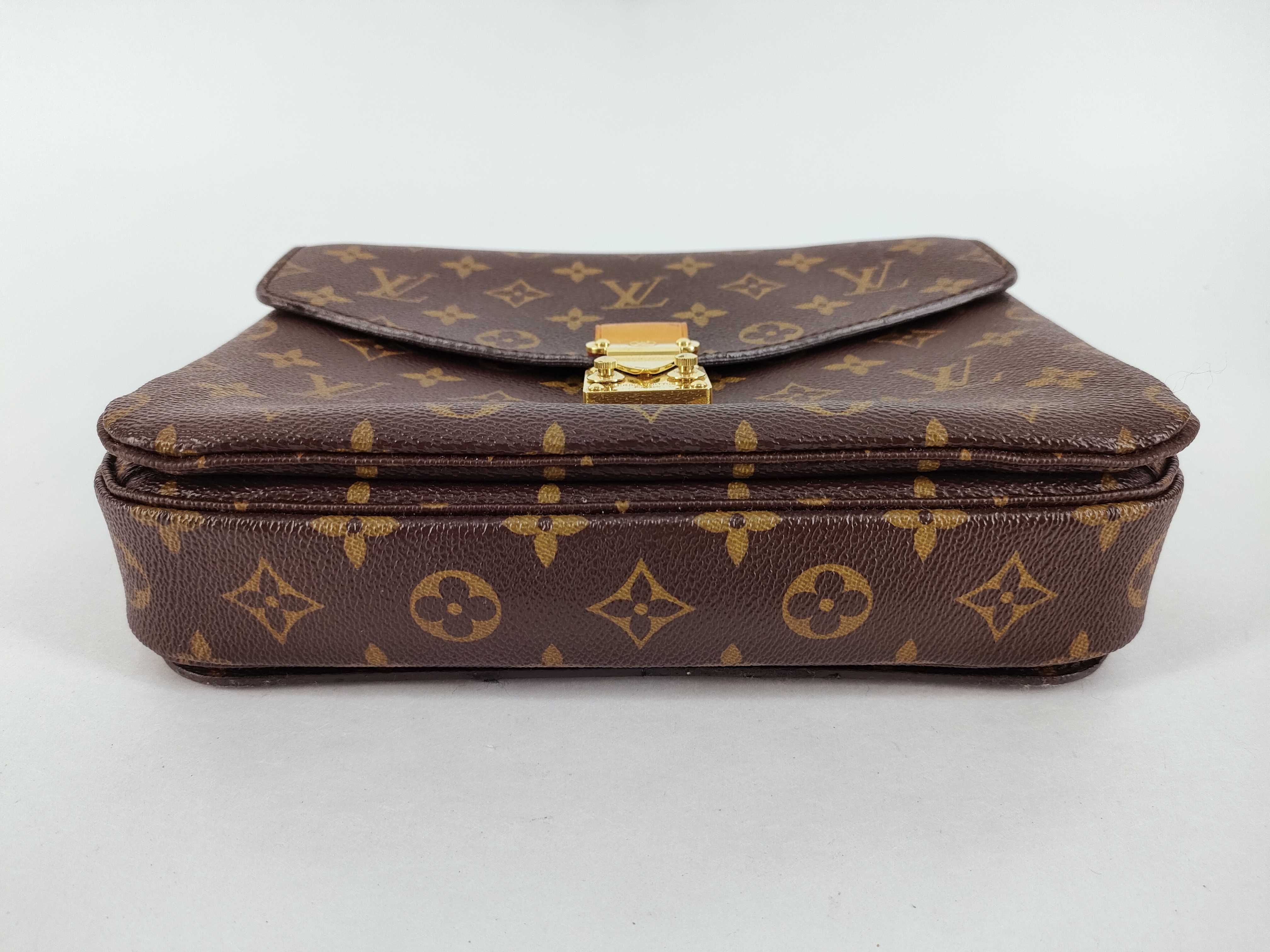 Monogram Pochette Métis Shoulder Handbag — view 7