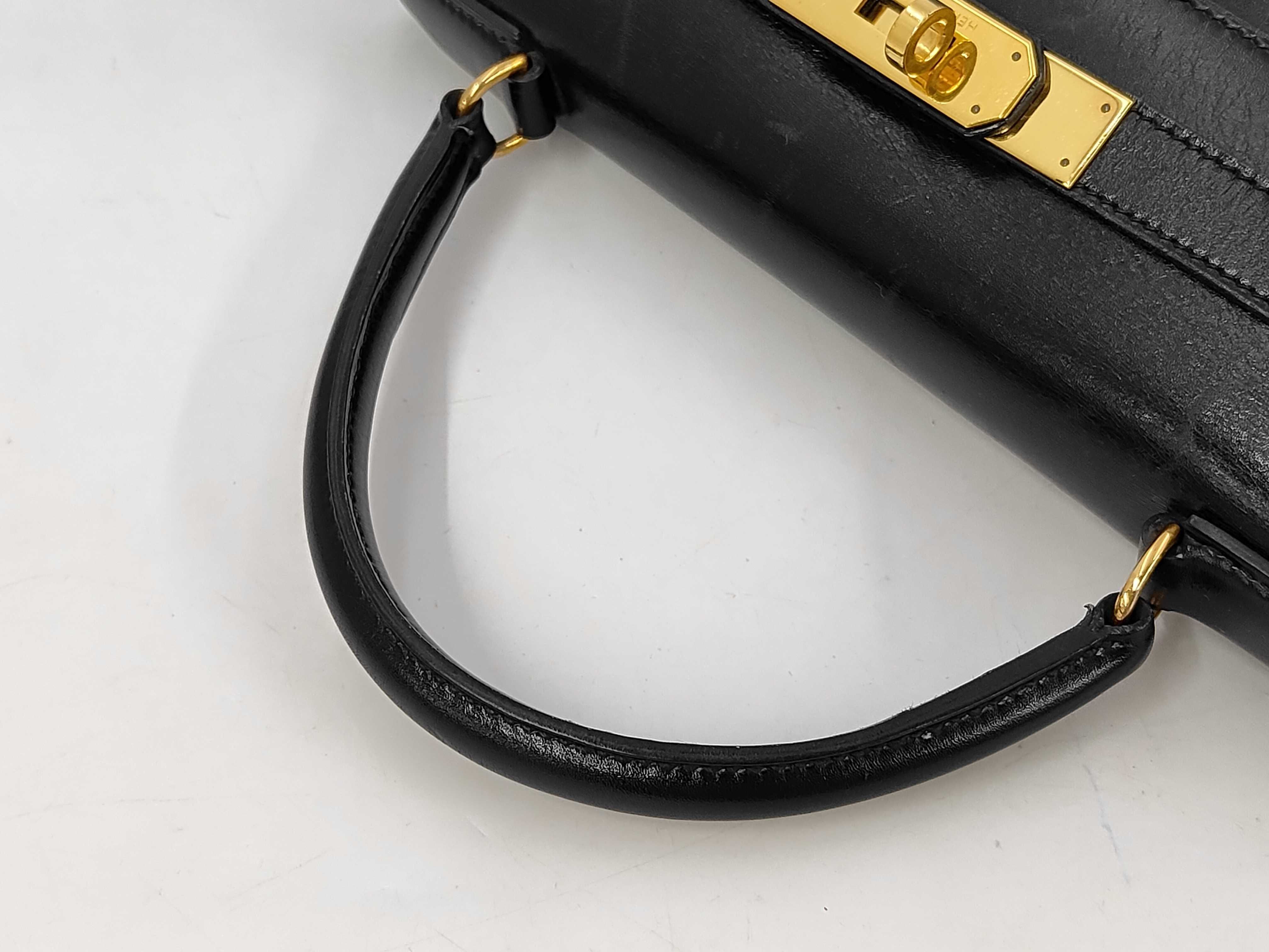 Kelly 28 Sellier Box Calf Black Gold Hardware Handbag (Size S) — view 3