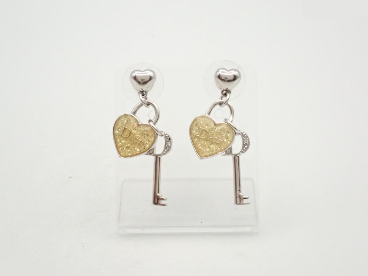 Other lines: Precious metals and earrings