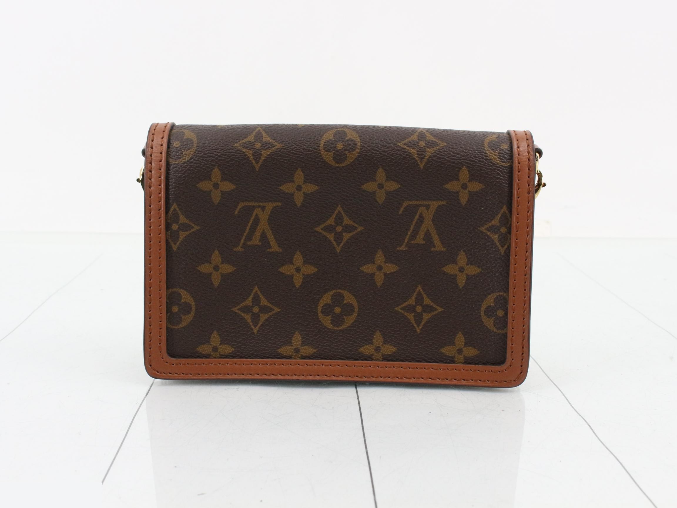Monogram Reverse Portefeuille Dauphine Shoulder Wallet — view 2