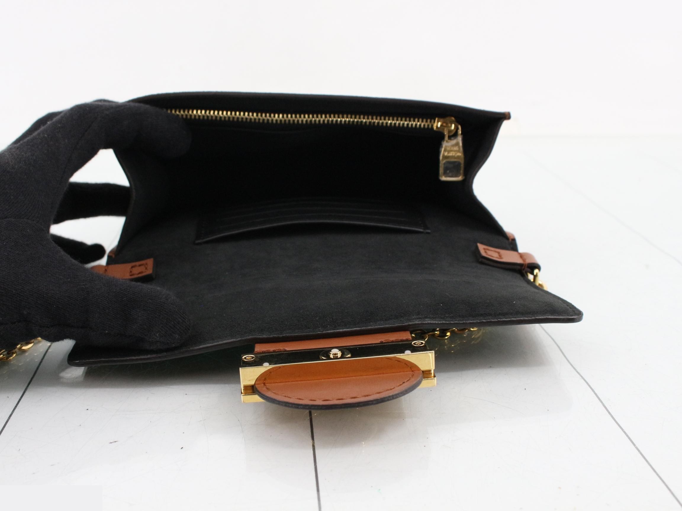 Monogram Reverse Portefeuille Dauphine Shoulder Wallet — view 4