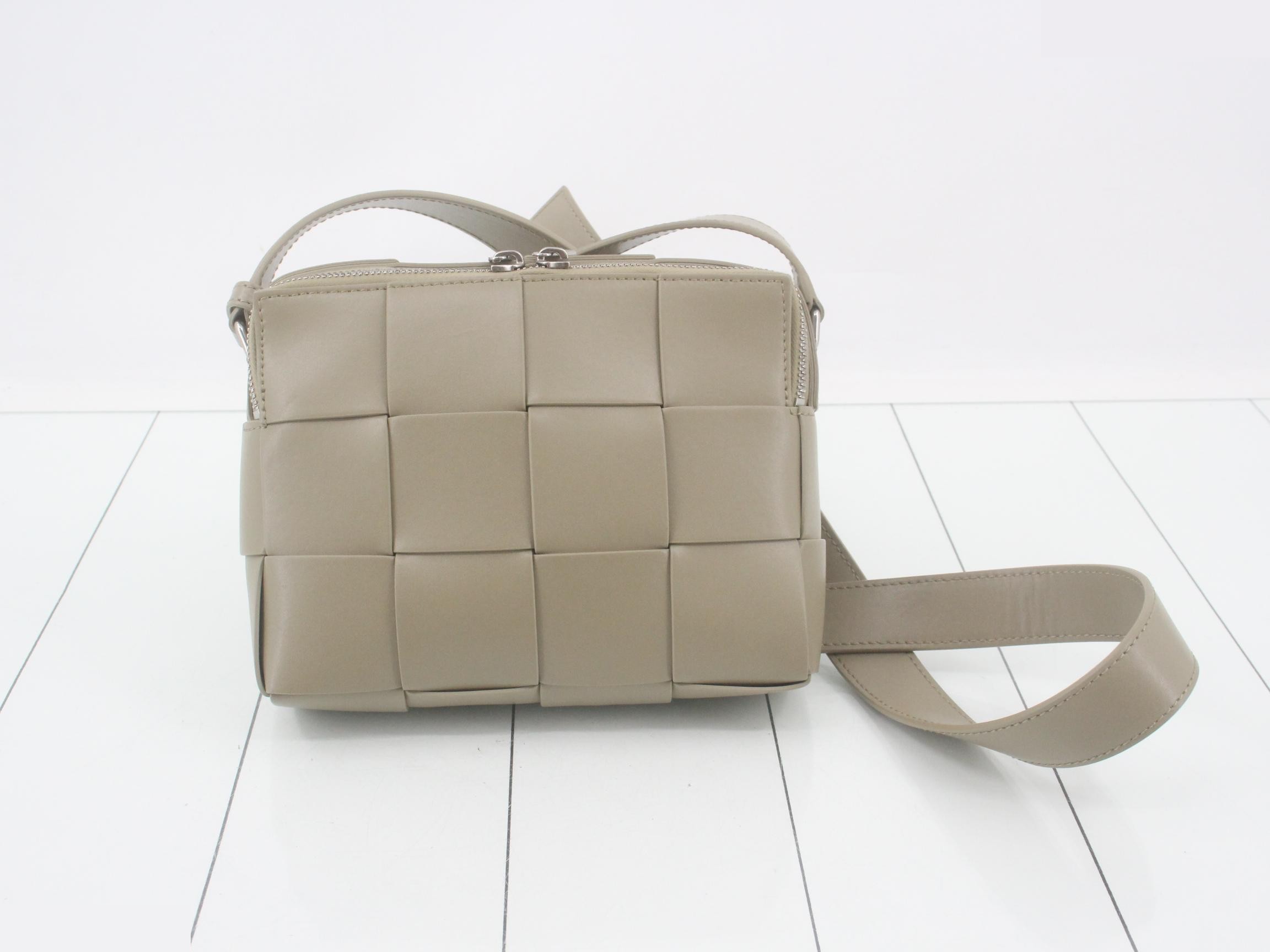 Maxi Intrecciato Cassette Camera Bag, Greige, Calfskin