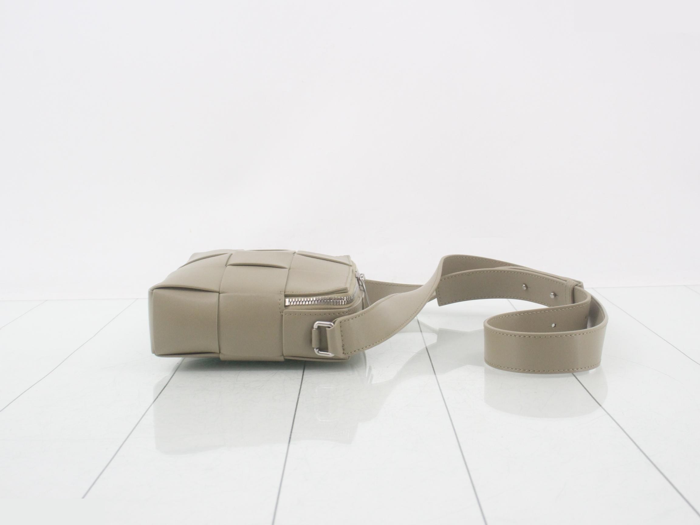 Maxi Intrecciato Cassette Camera Bag, Greige, Calfskin — view 3