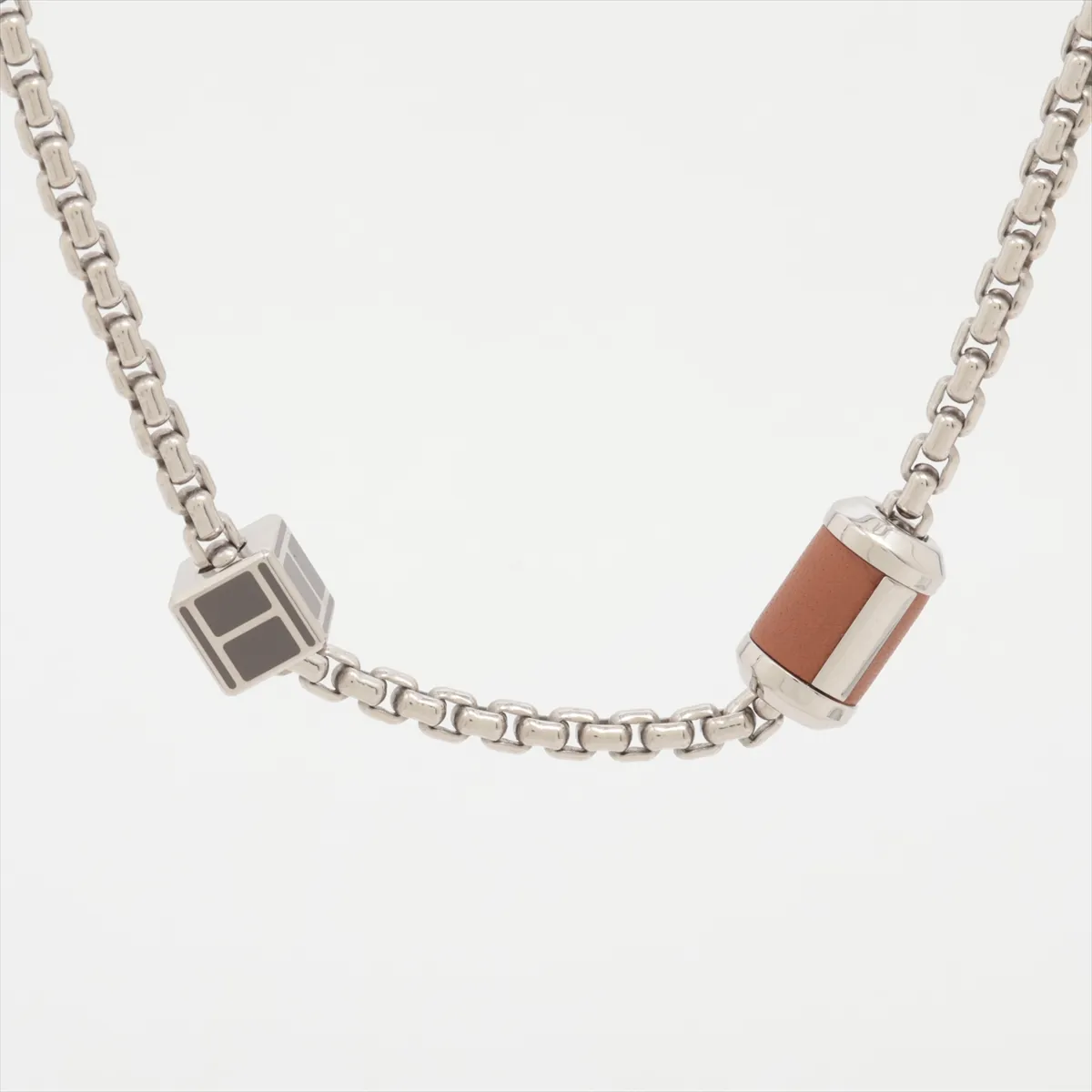 Melimelo Necklace, Buffalo Horn x Metal, Silver, — view 2