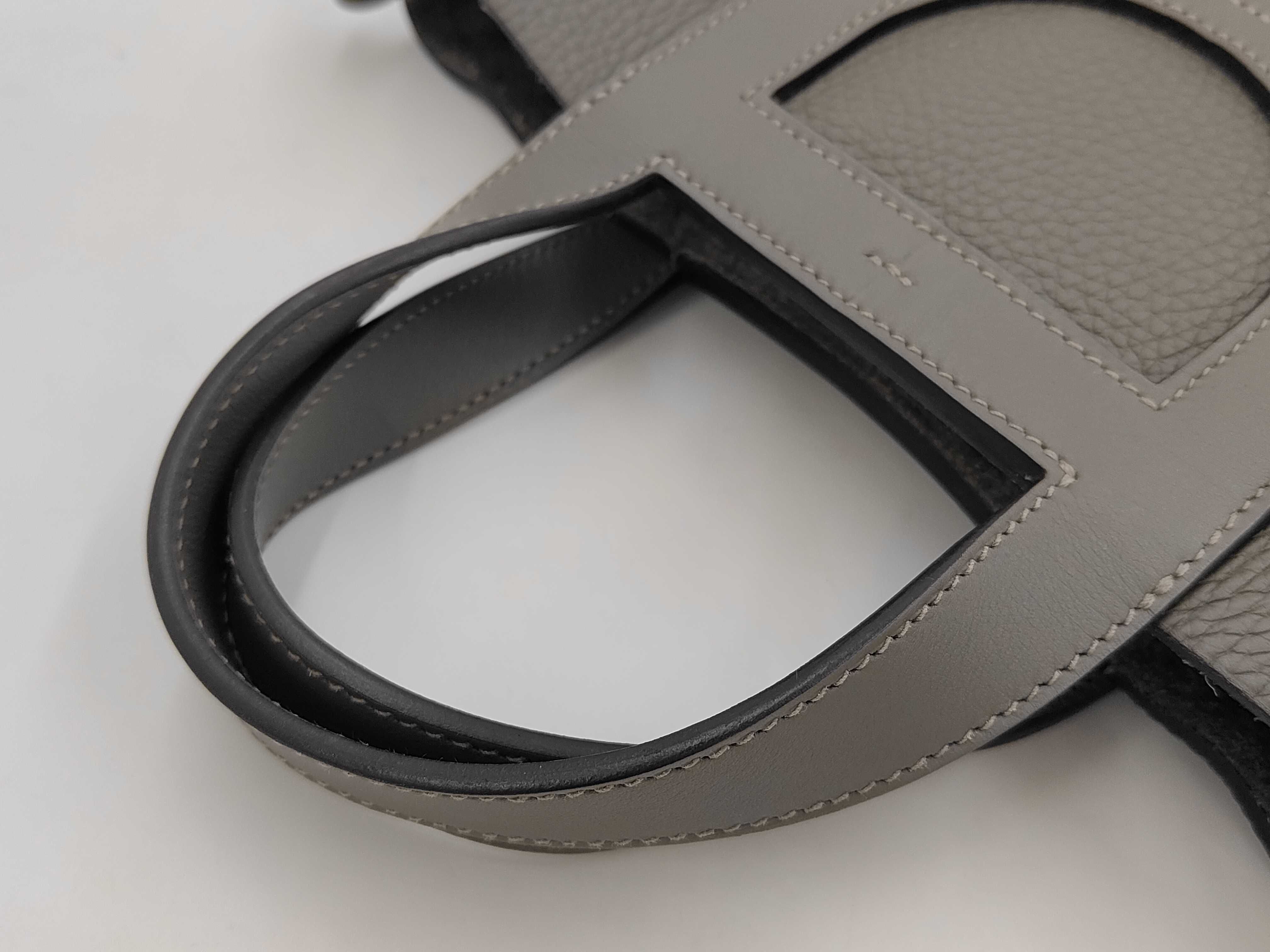 In the Loop 18 Handbag, Taurillon Clemence Leather, Grimayer Leather, Gold Hardware — view 3
