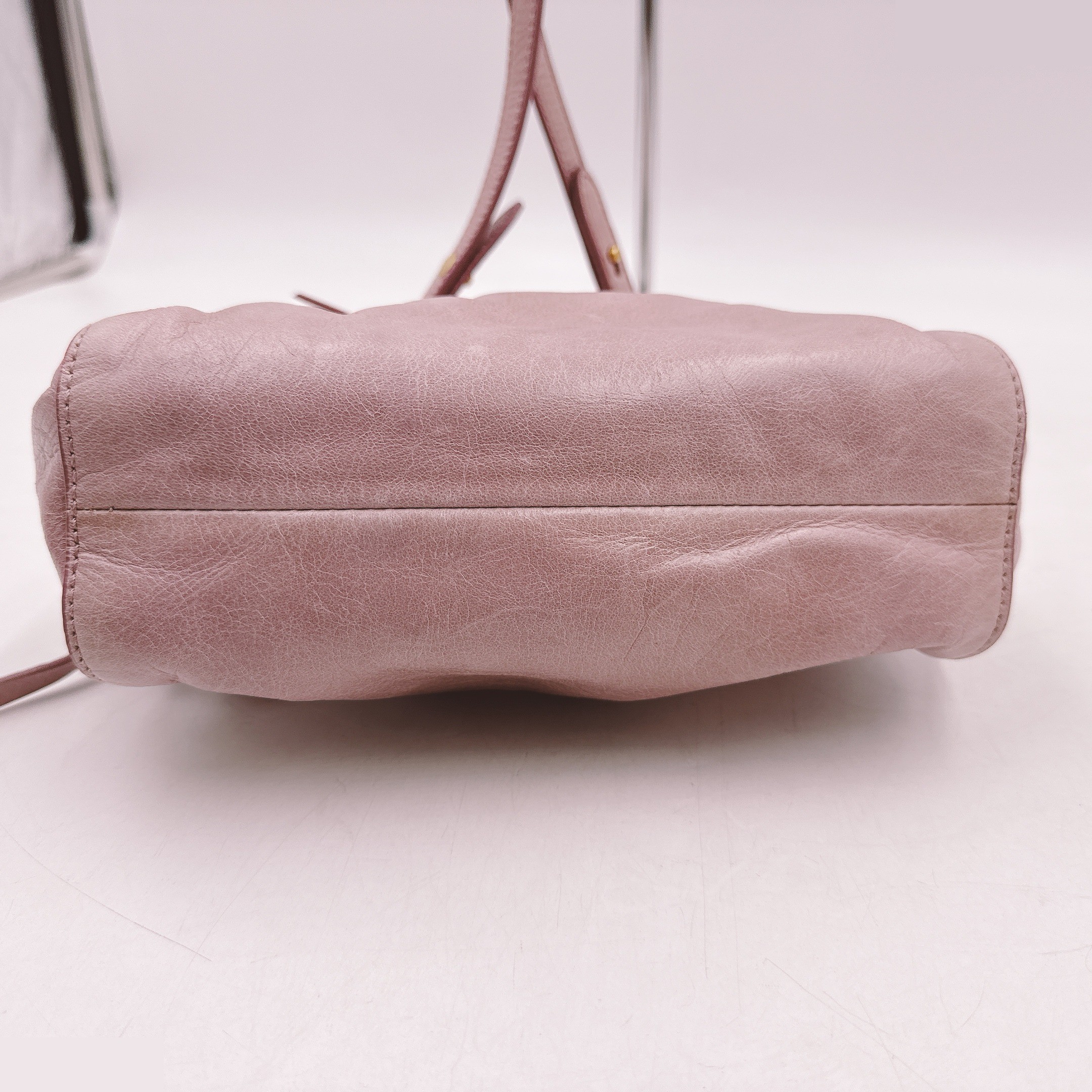 leather bag — view 4