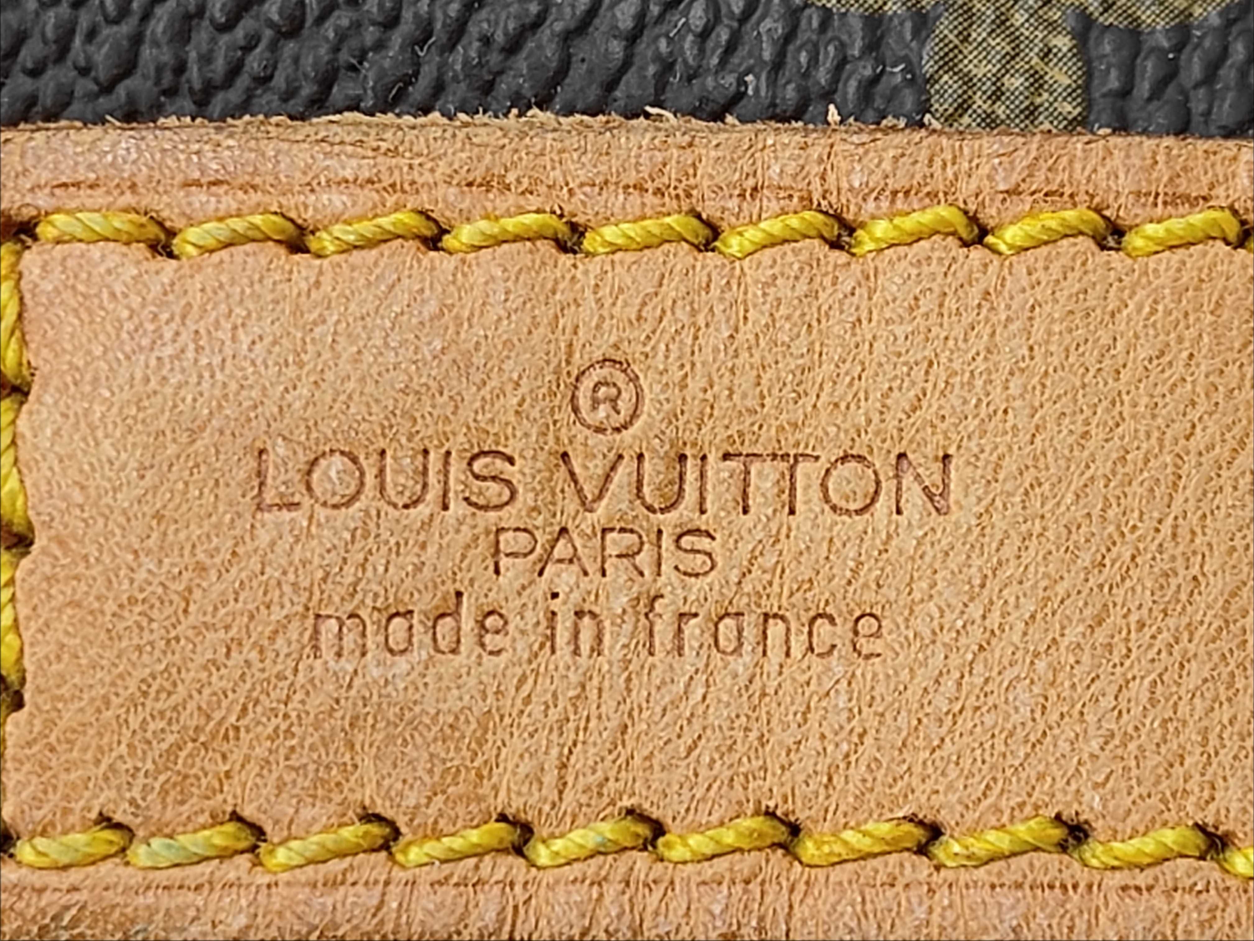 LV Keepall Bandoulière 60 Boston Bag — view 11