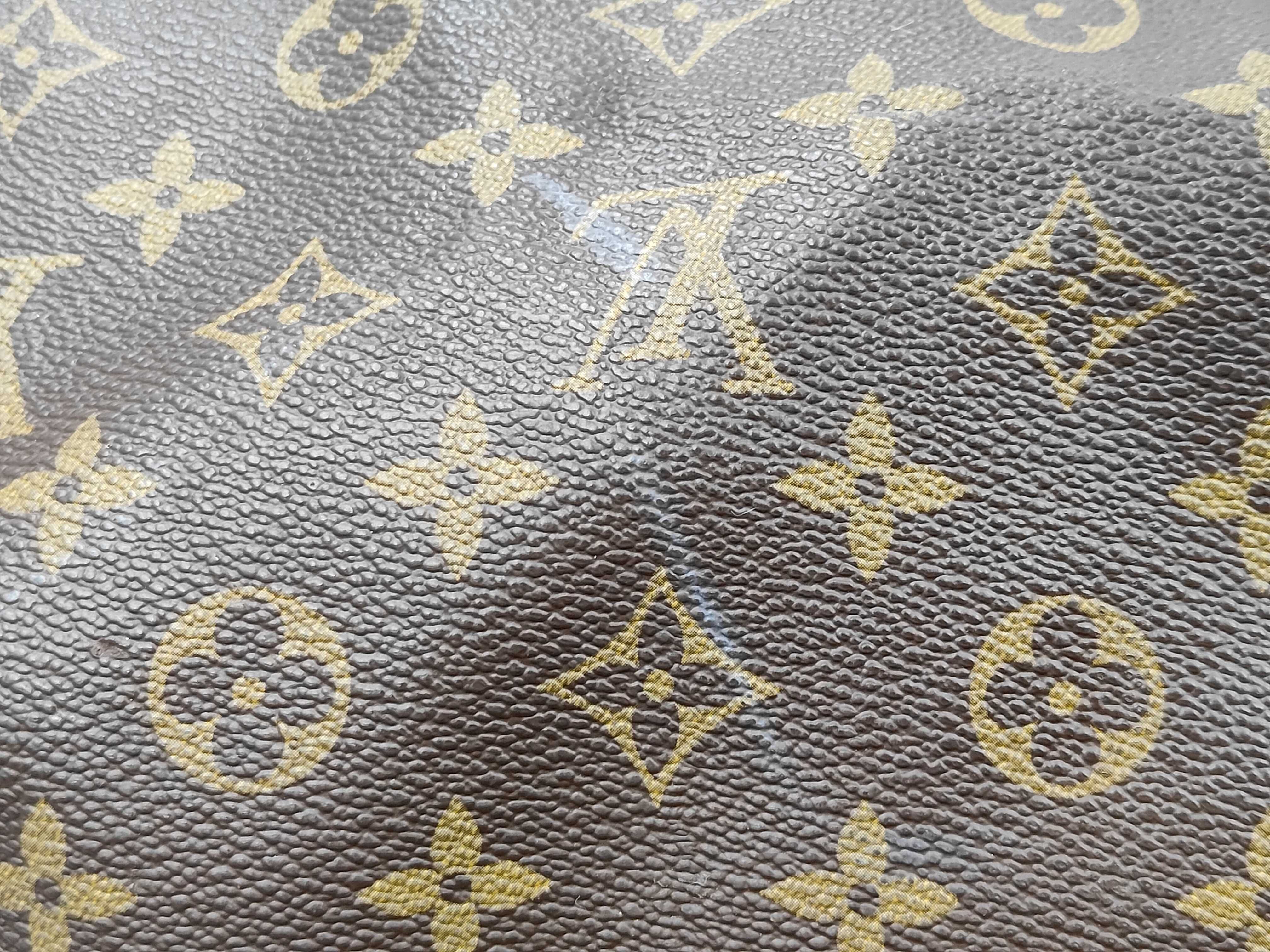 LV Keepall Bandoulière 60 Boston Bag — view 14