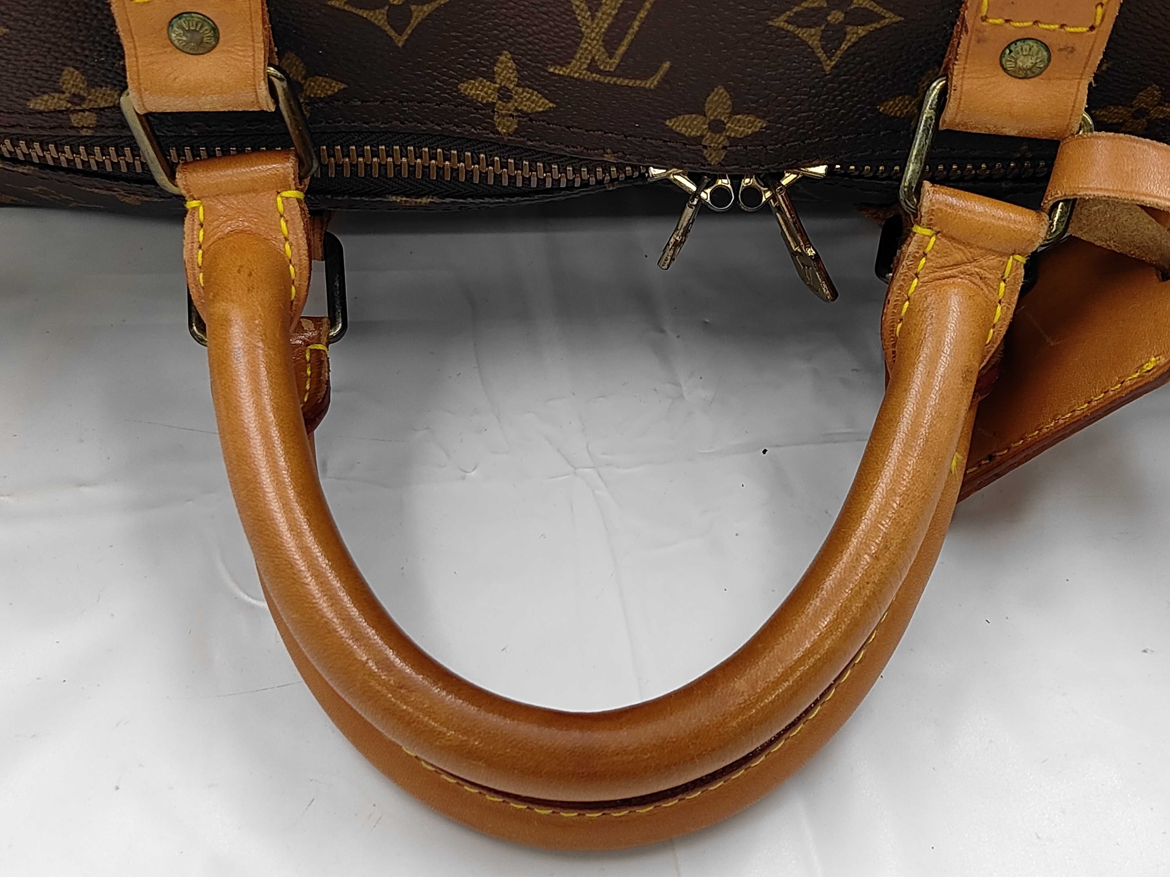 LV Keepall Bandoulière 60 Boston Bag — view 3