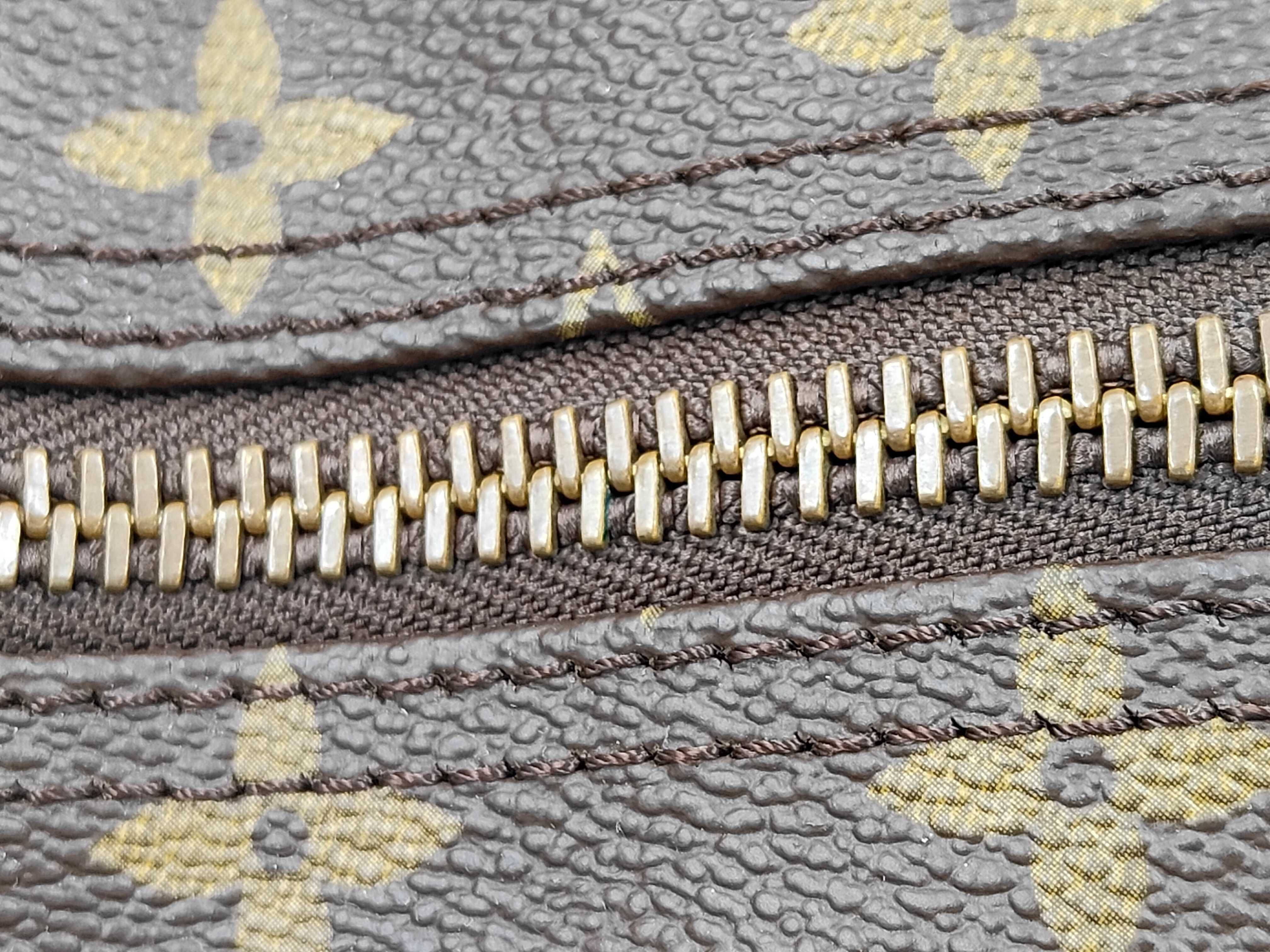 LV Keepall Bandoulière 60 Boston Bag — view 6