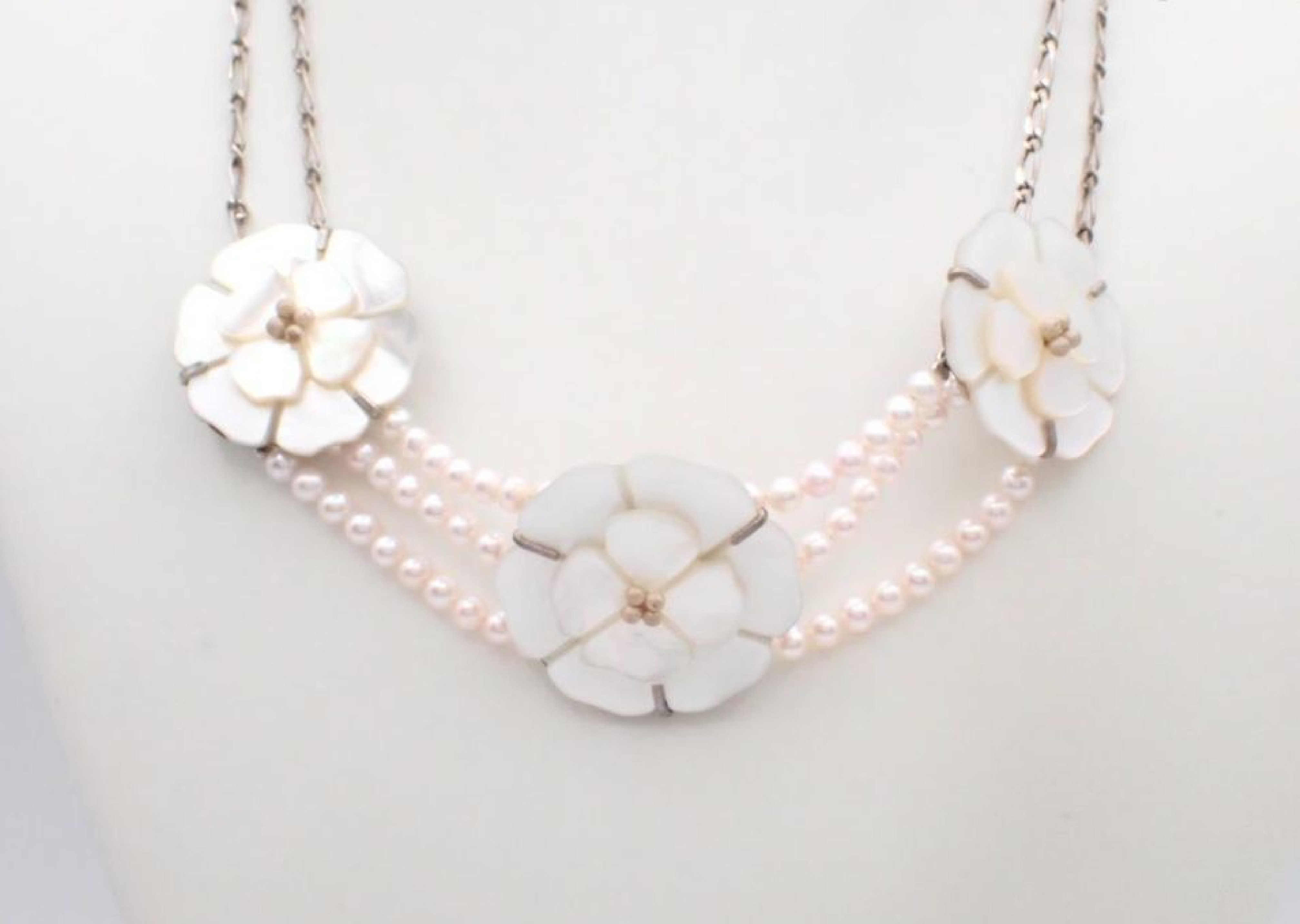 Coco Mark Shell Necklace, 3-strand Pearl Chain (approx. 48cm), with markings, item number 98A. — view 2