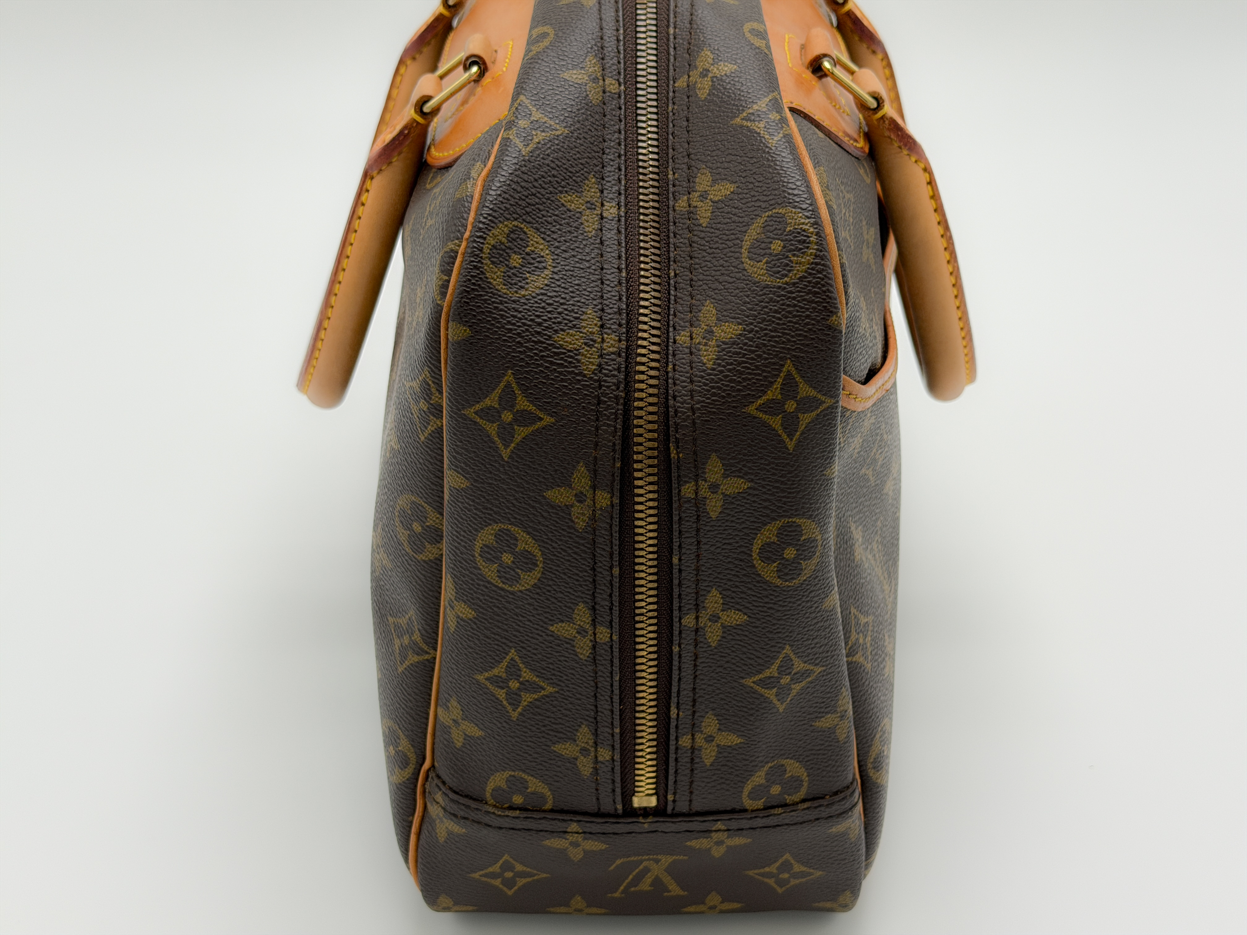 Monogram M47270 Deauville VI0993 Handbag — view 5