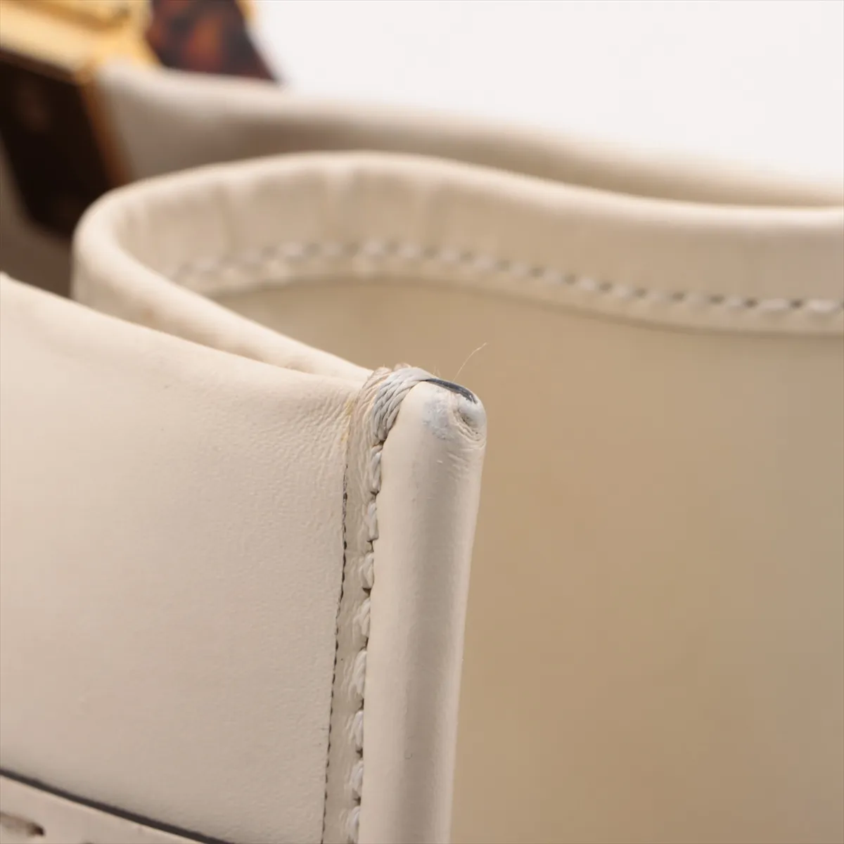 Sunshine Medium Leather 2WAY Handbag White 8BH386 — view 11