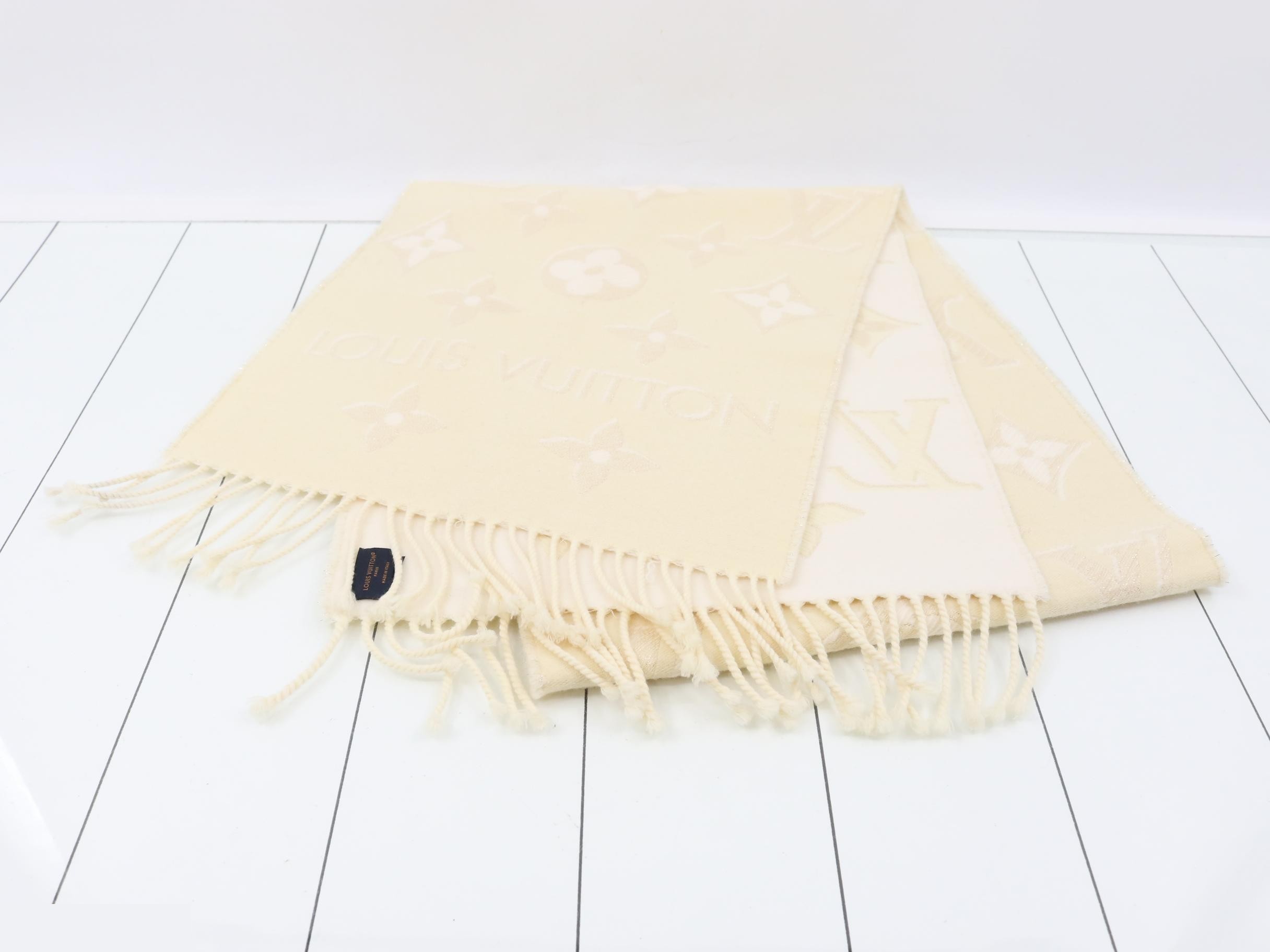 LV Essential Shine Scarf — view 2