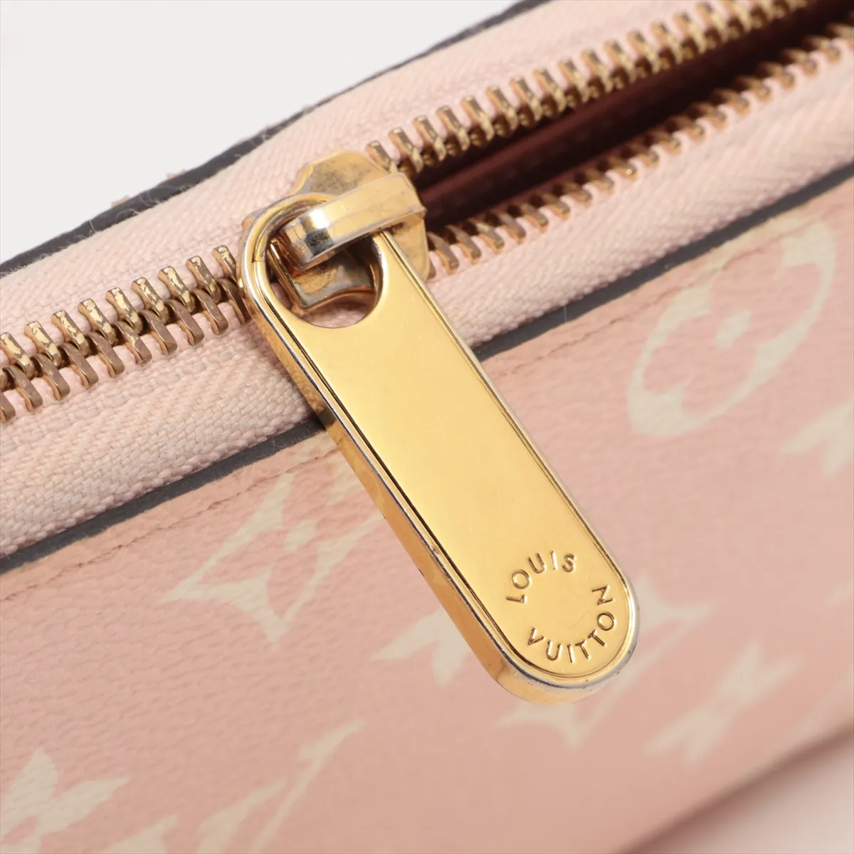 Monogram Giant Zippy Wallet M67550 GI1199 Red x Pink Round Zip Wallet — view 14