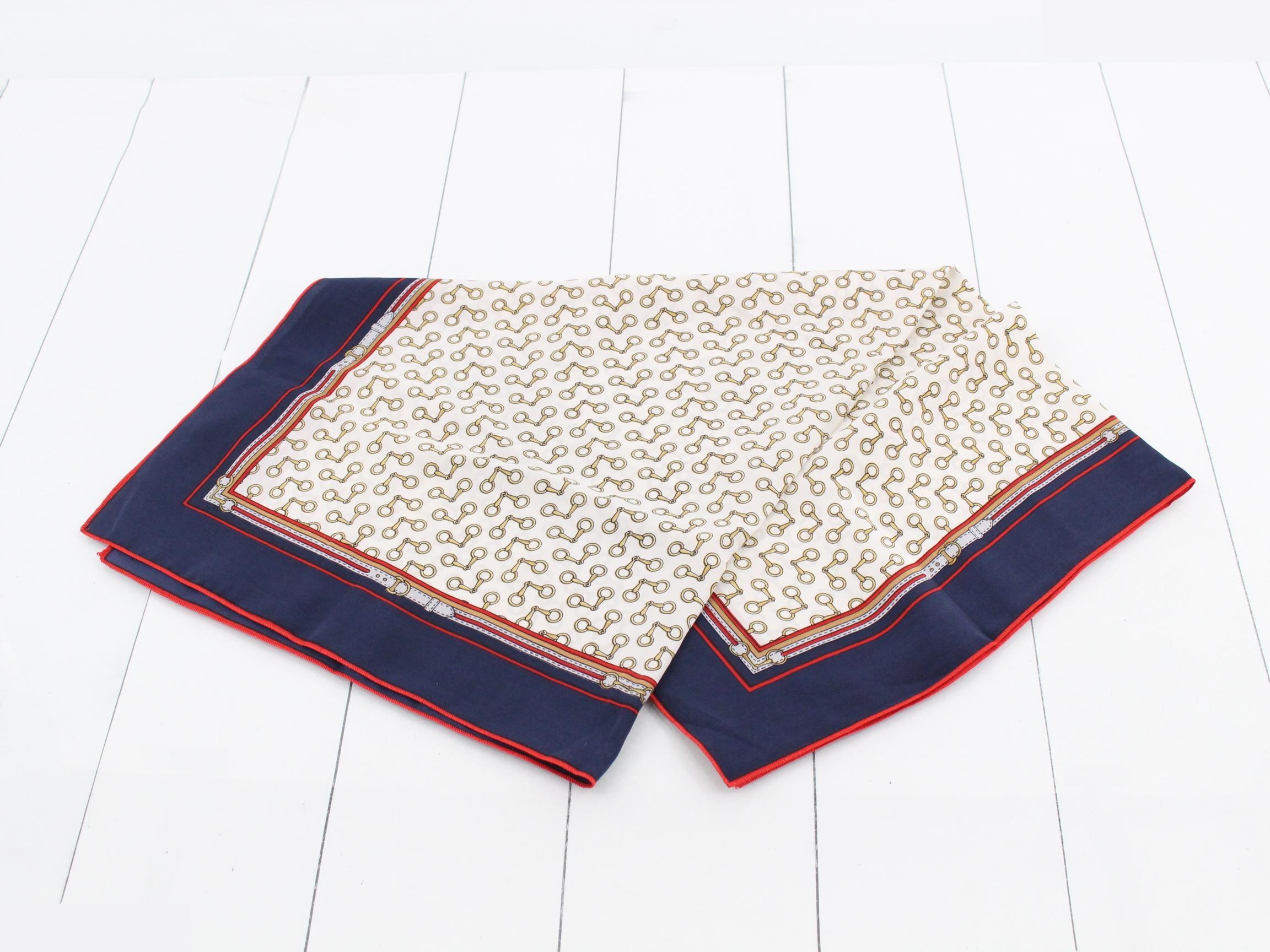scarf — view 3