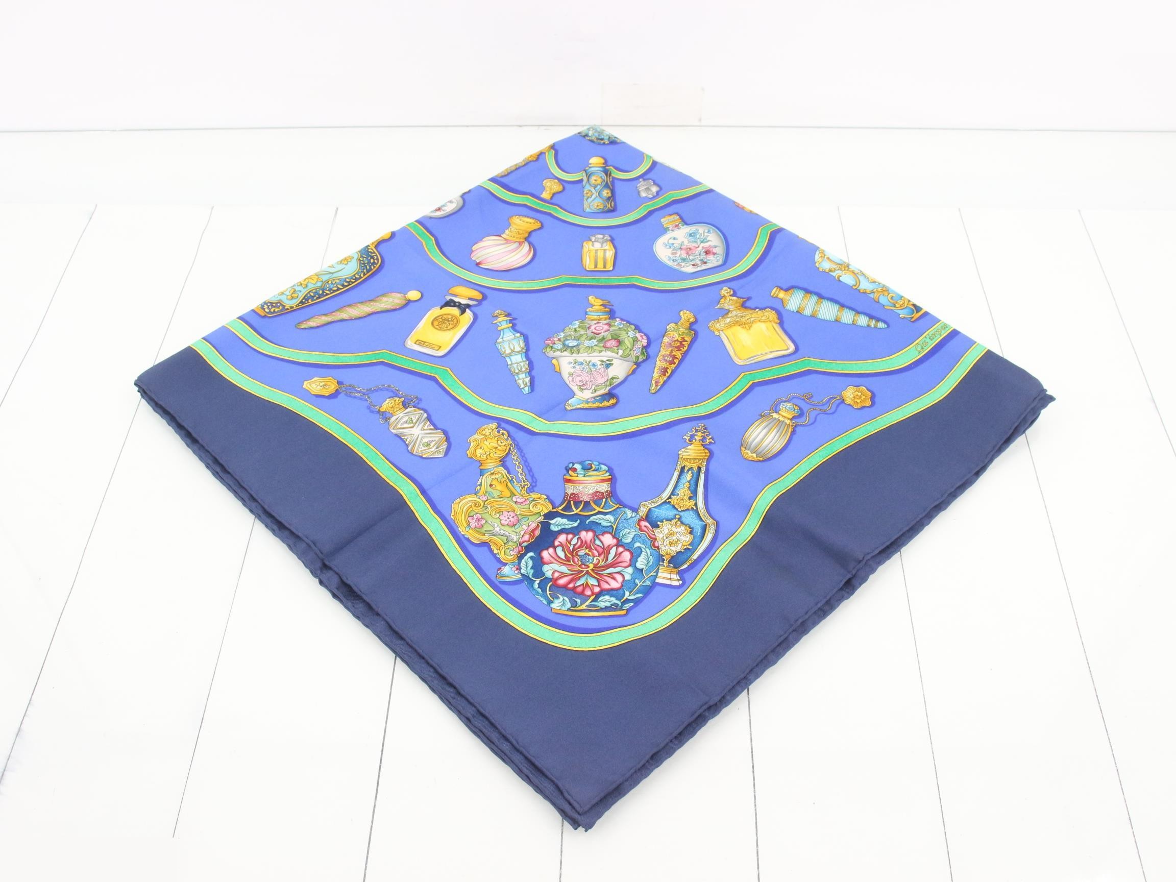 Carre 90 Scarf — view 2