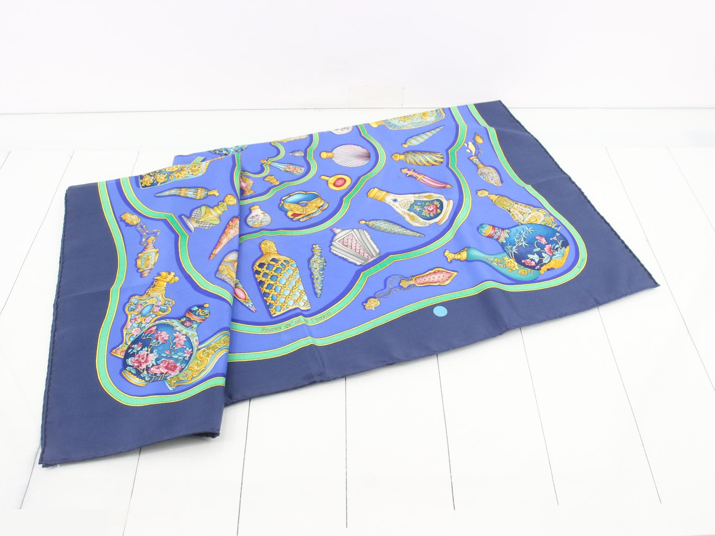 Carre 90 Scarf — view 3