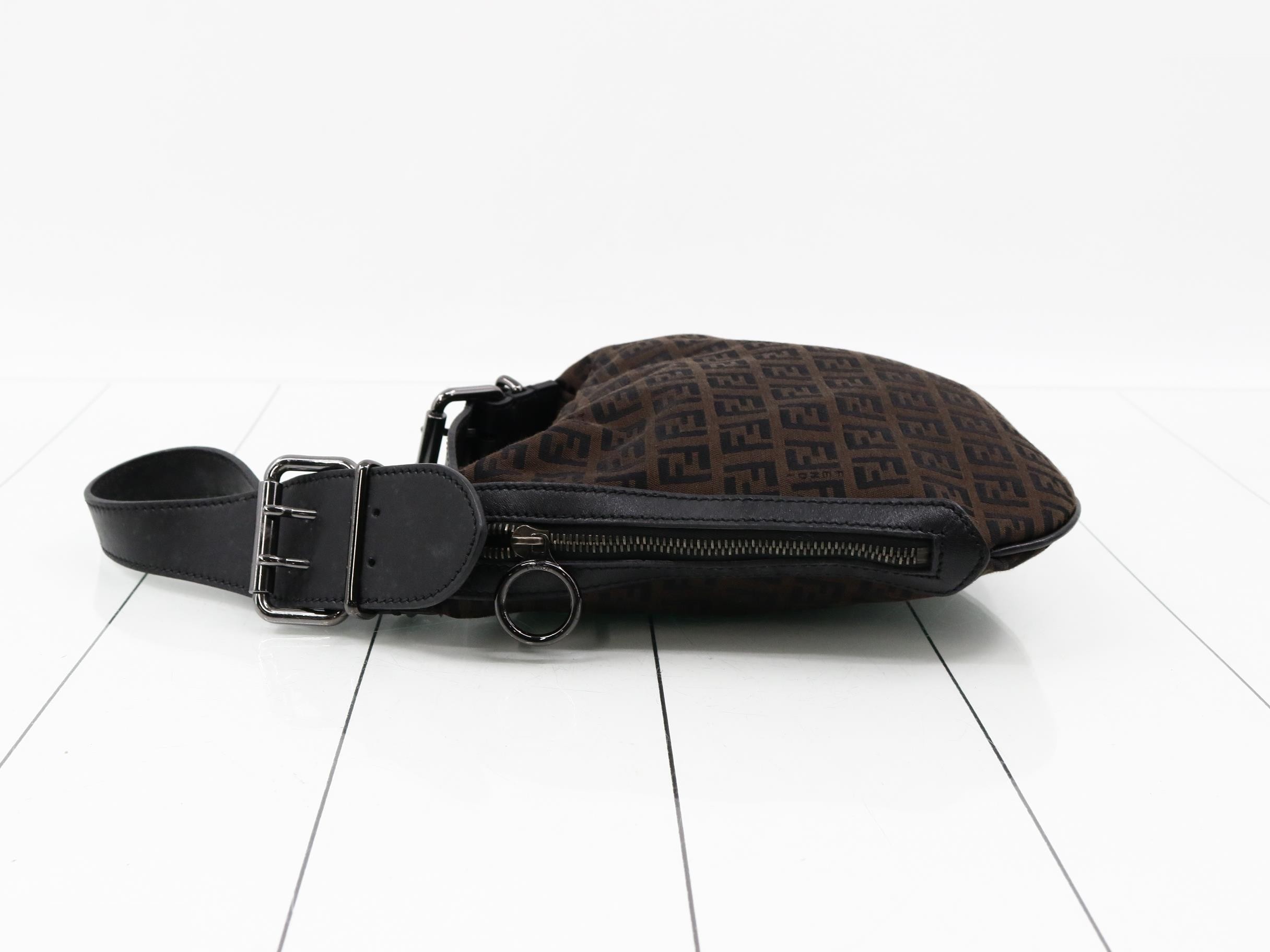 Zucchino Oyster One-Shoulder Bag, Dark Brown/Black — view 4