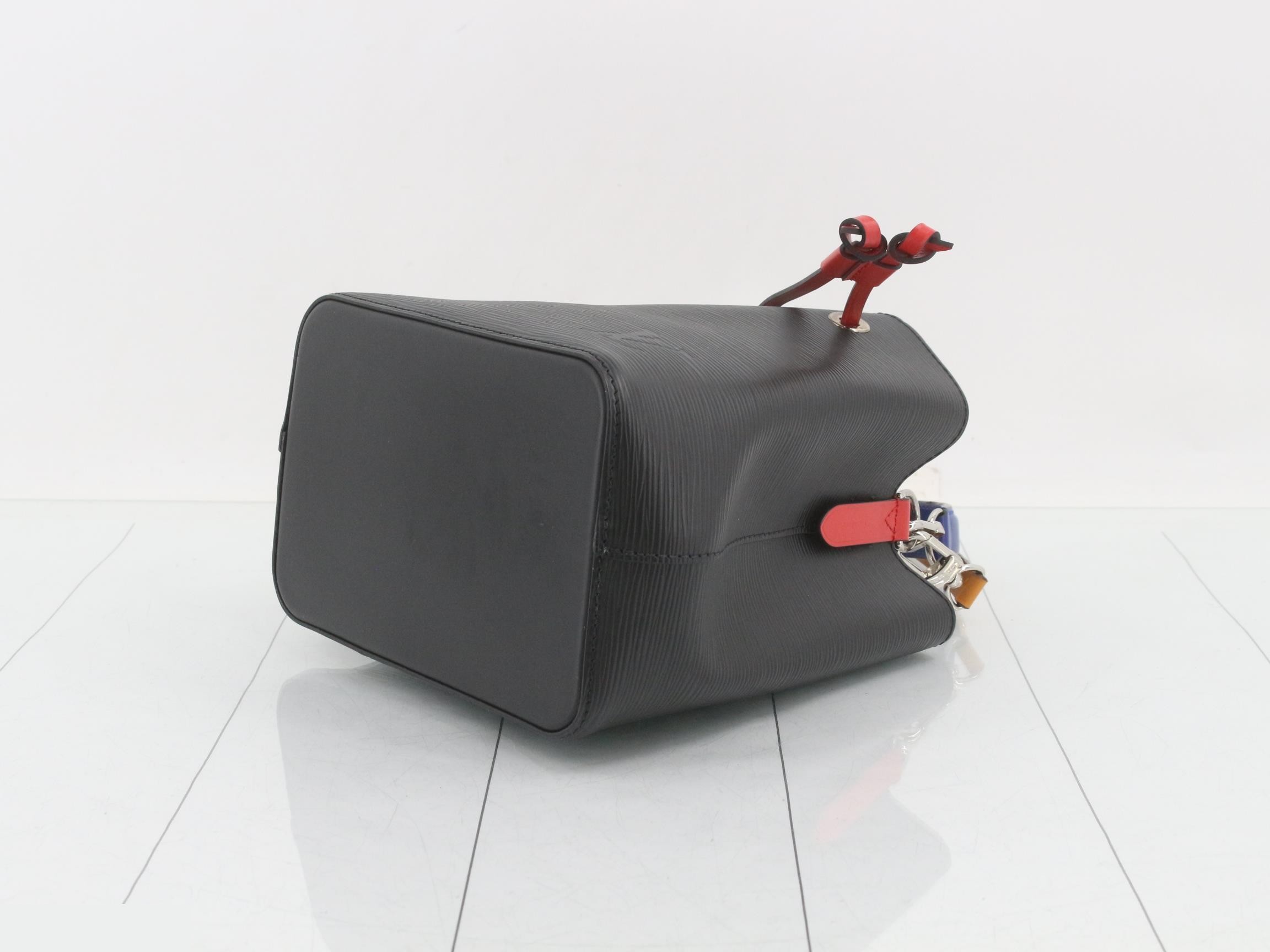 Epi Neo Noe BB Noir Saffron 2-Way Shoulder Bag — view 6