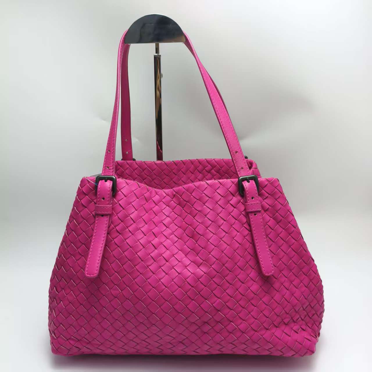 【*Shipped from: China*】BOTTEGA VENETA Lambskin Handbag — view 2