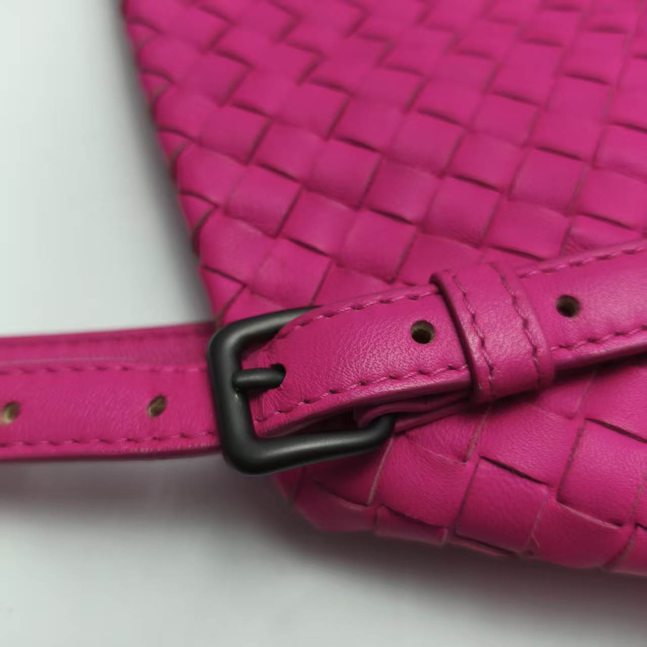 【*Shipped from: China*】BOTTEGA VENETA Lambskin Handbag — view 11