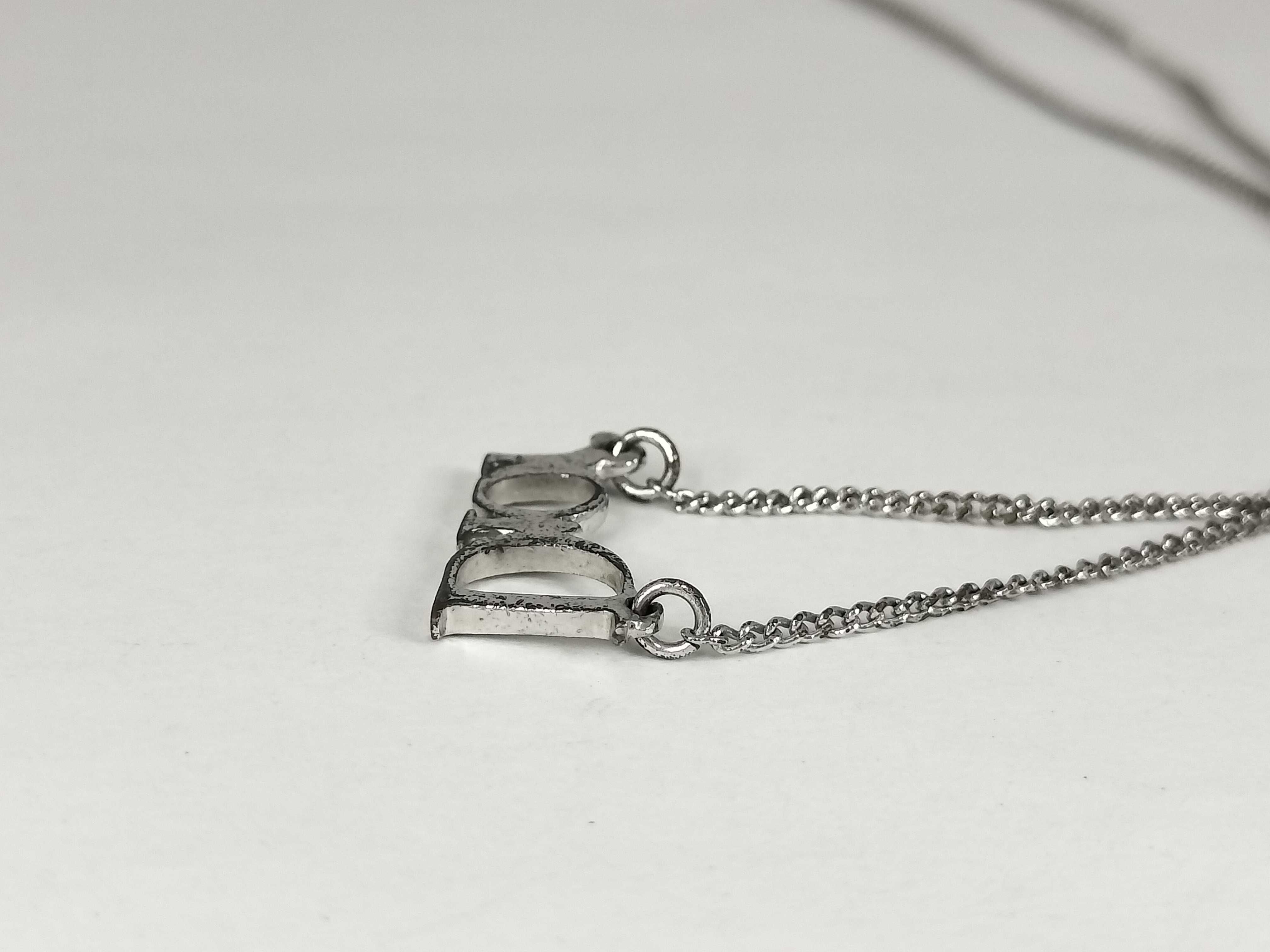 necklace — view 3