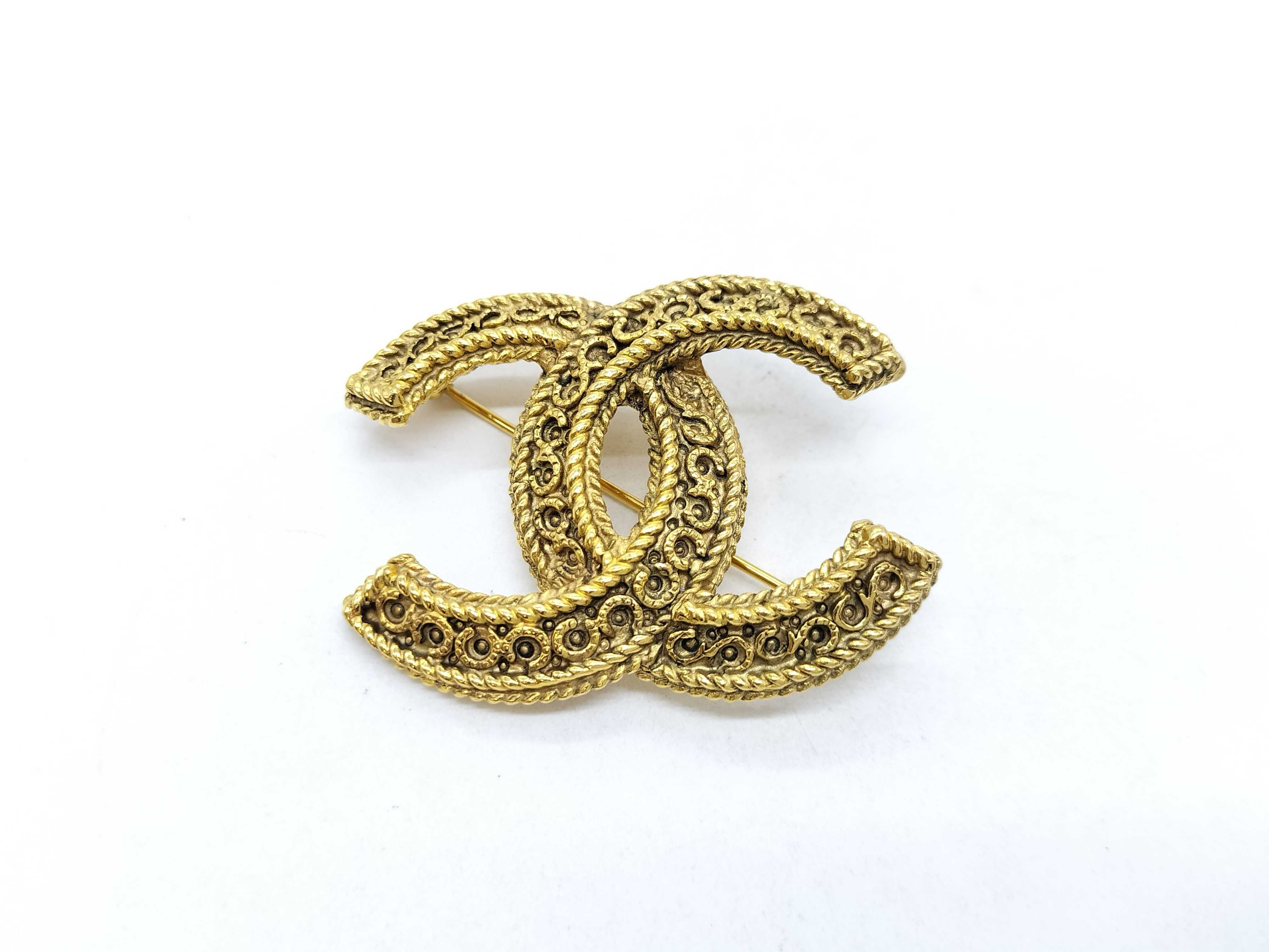 brooch 1108 Coco Mark Gold, no year stamped.