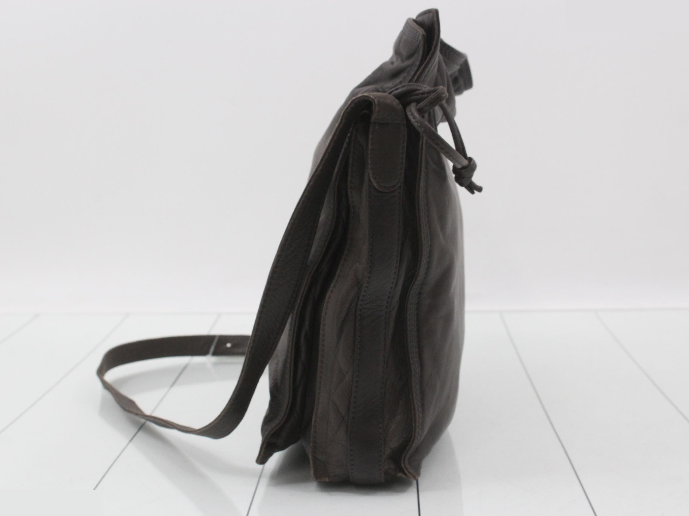 Leather shoulder bag, flamenco style — view 3