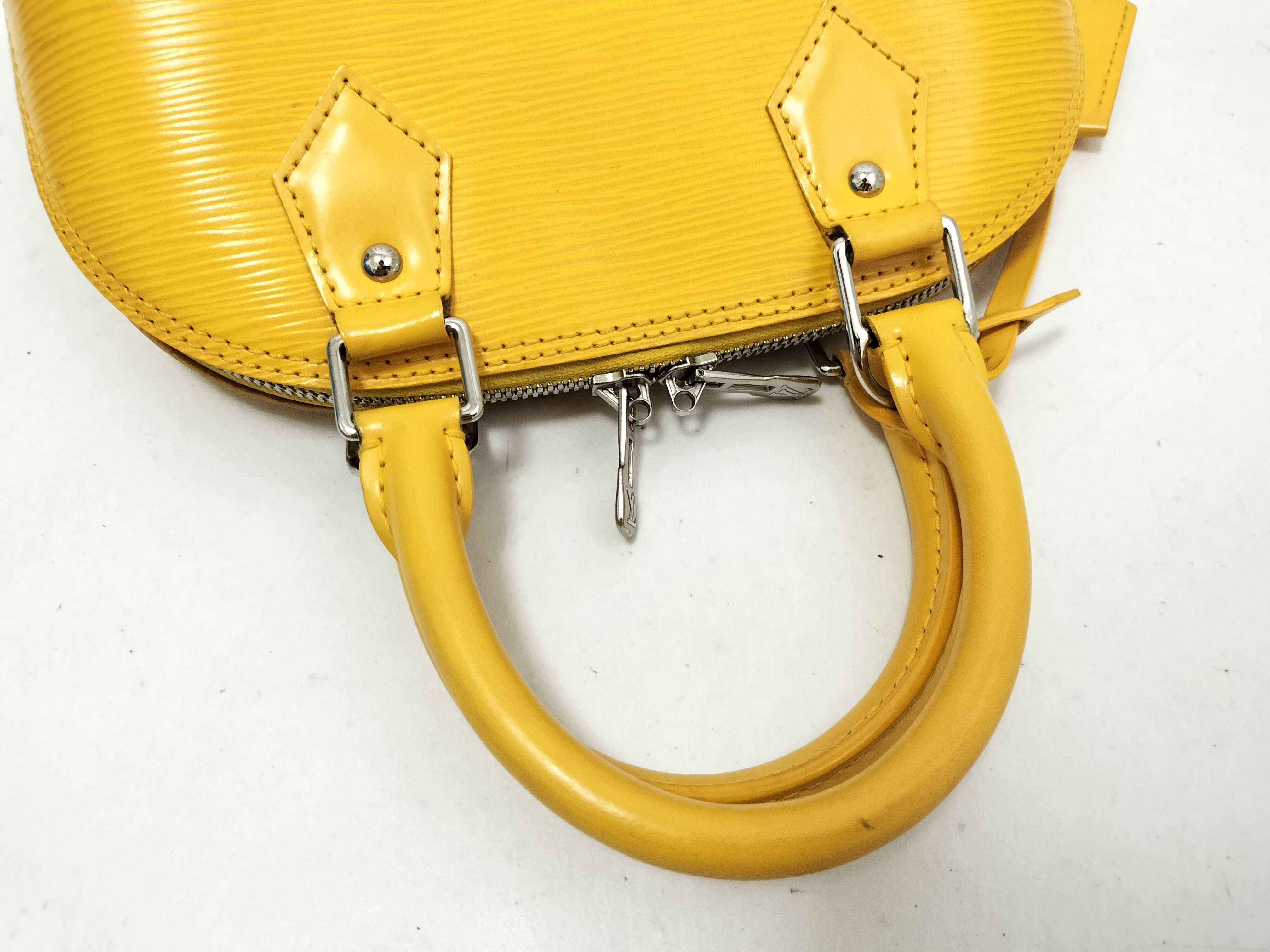 Epi Louis Vuitton Alma BB Hand Shoulder Bag Handbag — view 3