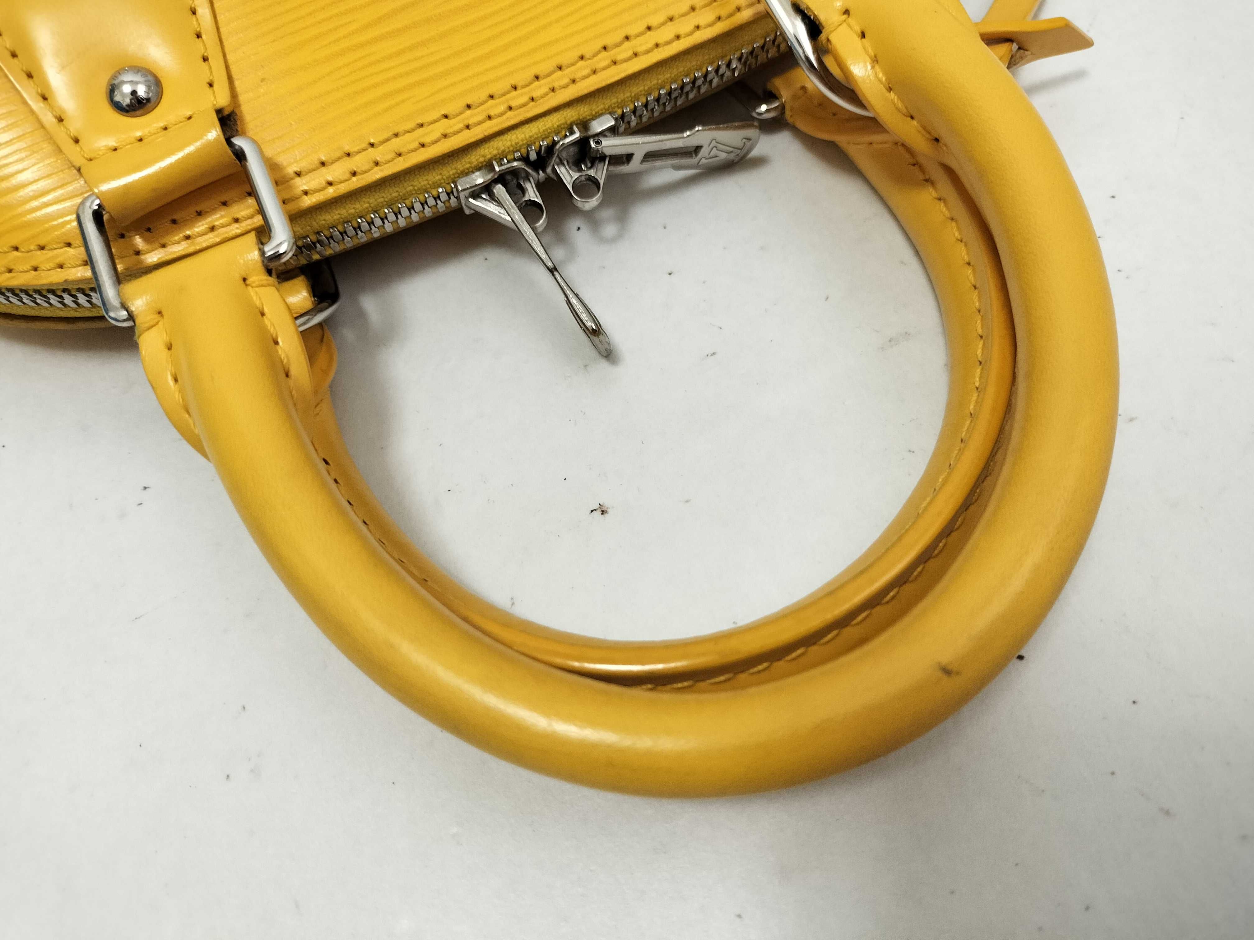 Epi Louis Vuitton Alma BB Hand Shoulder Bag Handbag — view 4