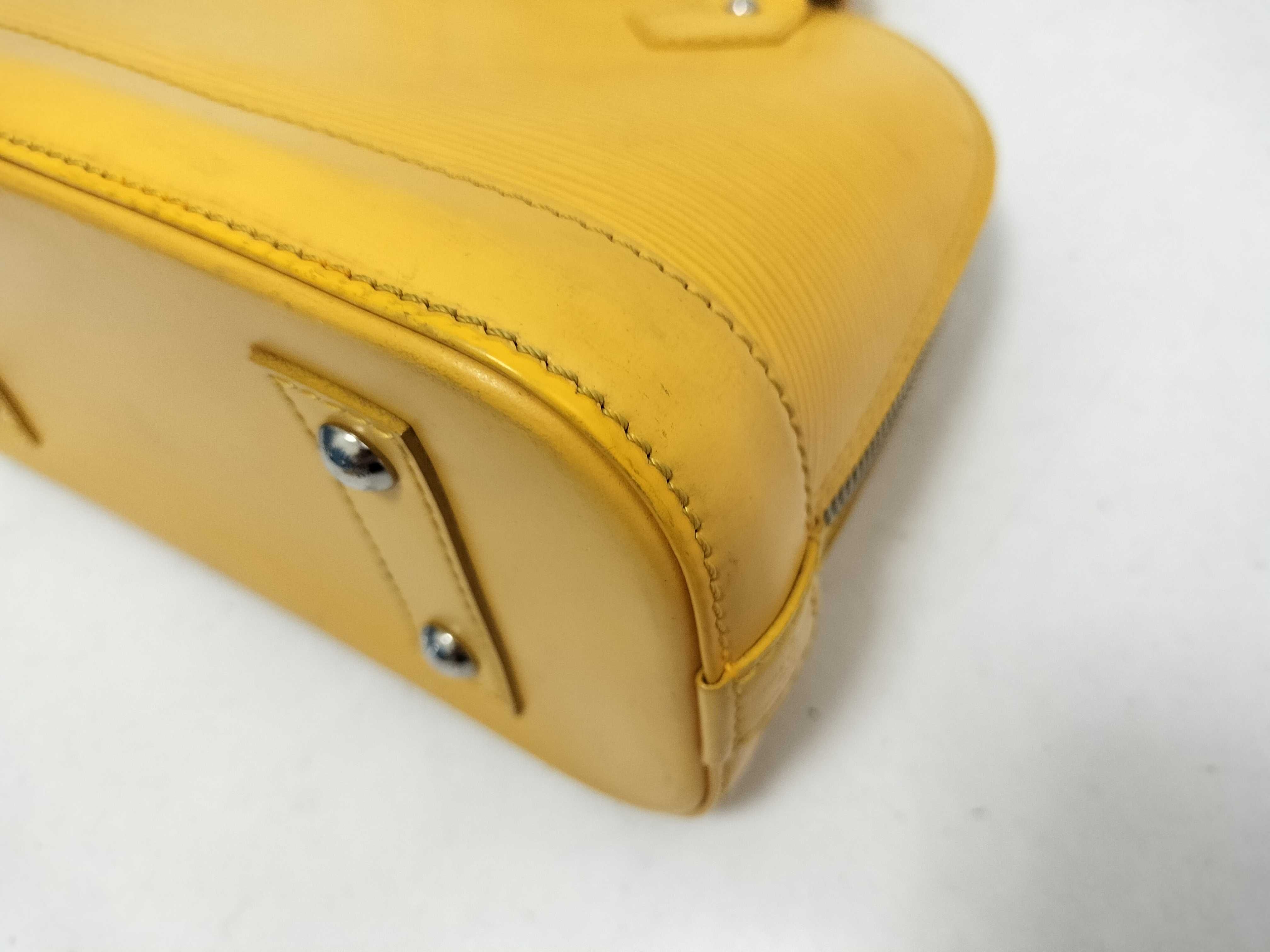 Epi Louis Vuitton Alma BB Hand Shoulder Bag Handbag — view 8