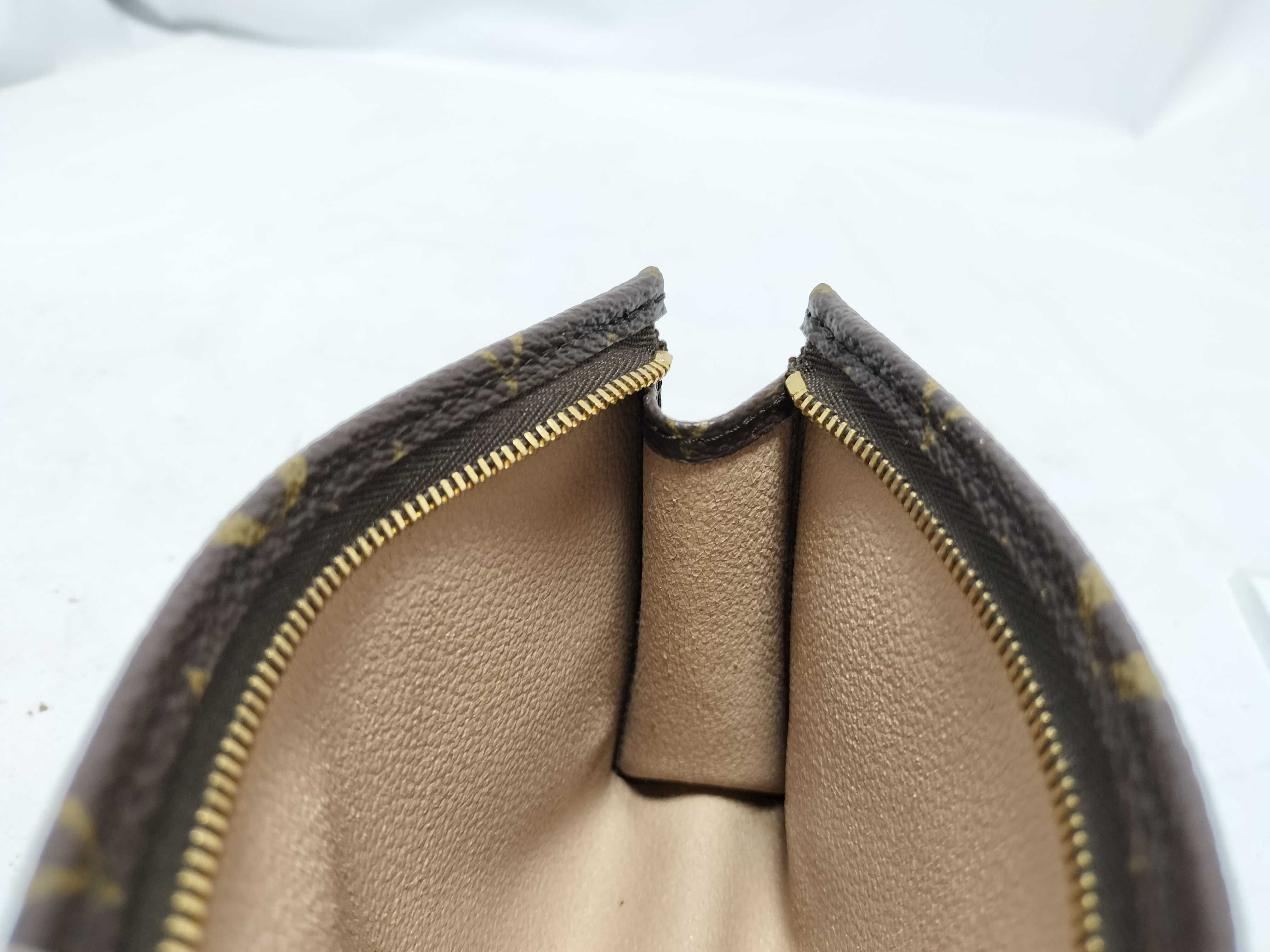 Monogram Louis Vuitton Monogram Troussard Toilette M47546 Pouch — view 9