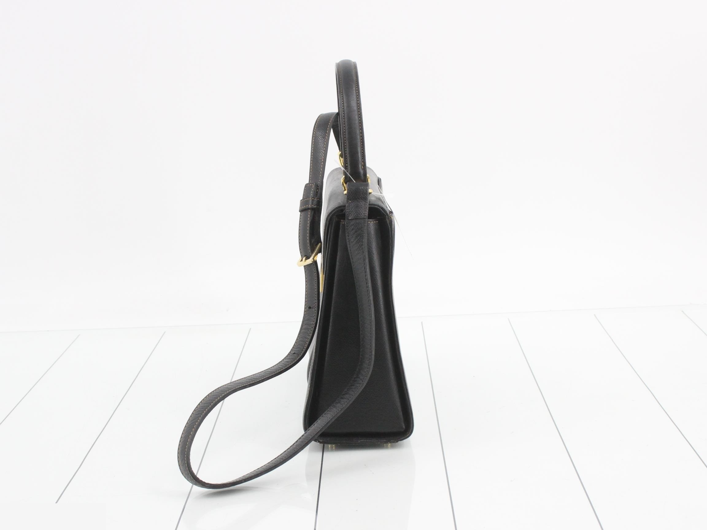 V-lock top handle 2WAY shoulder bag — view 3