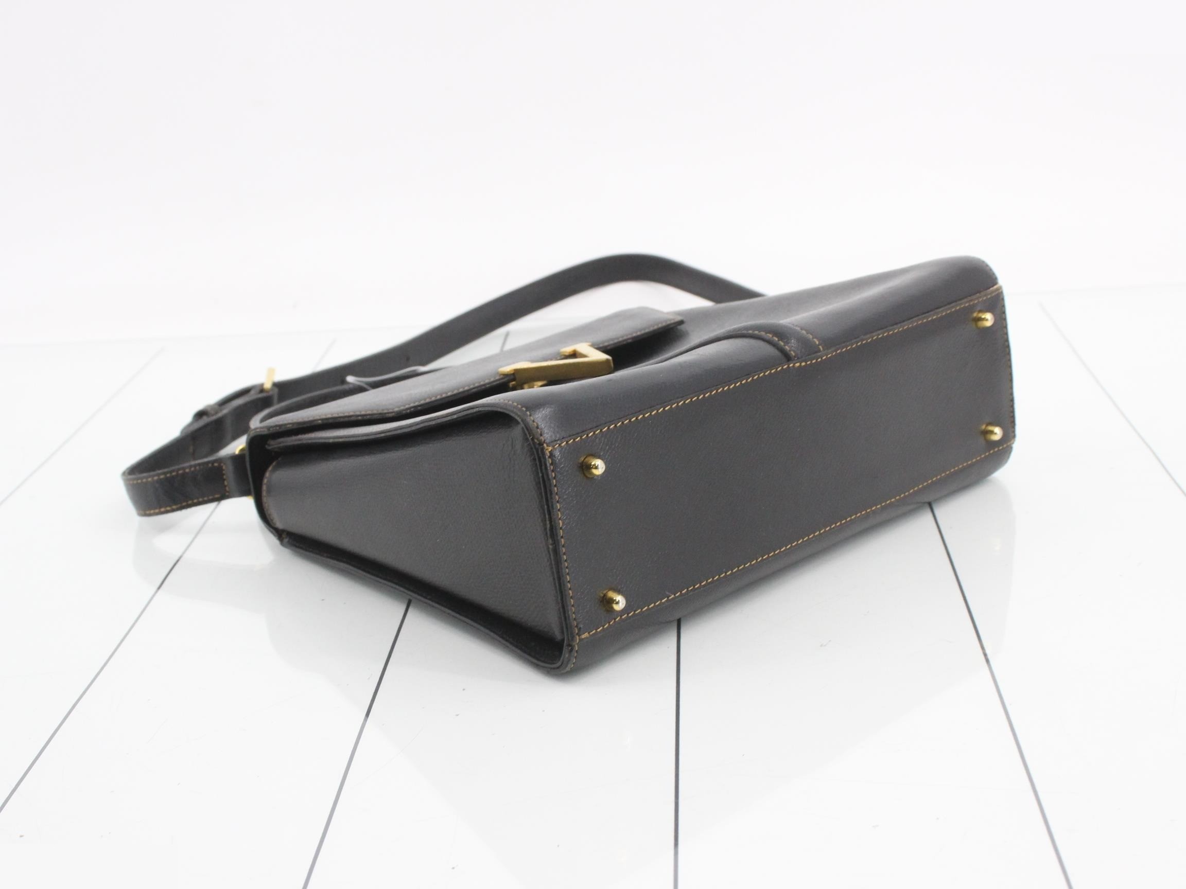 V-lock top handle 2WAY shoulder bag — view 5
