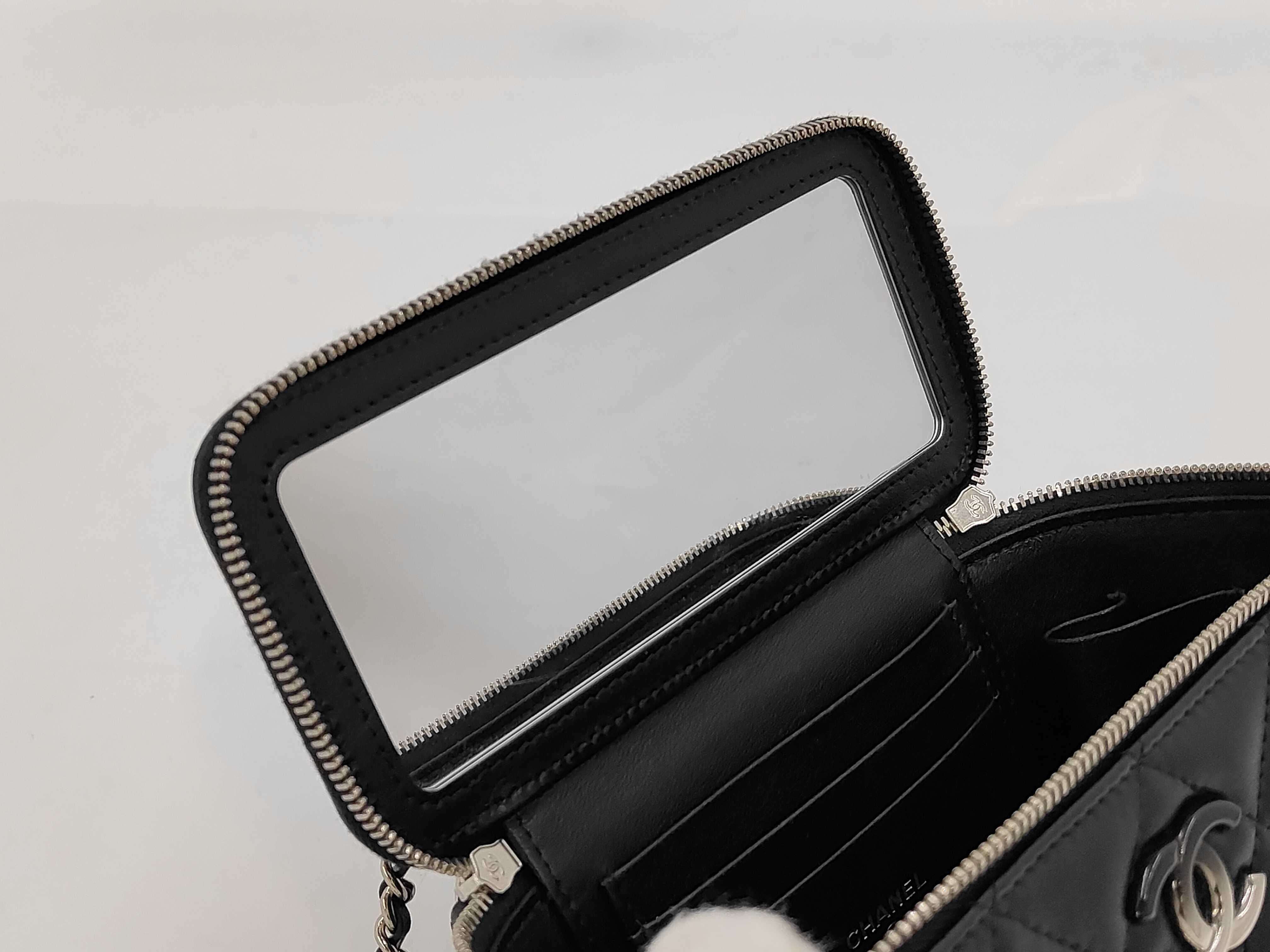 Matelassé Vanity Random Serial Chain Shoulder Bag — view 10
