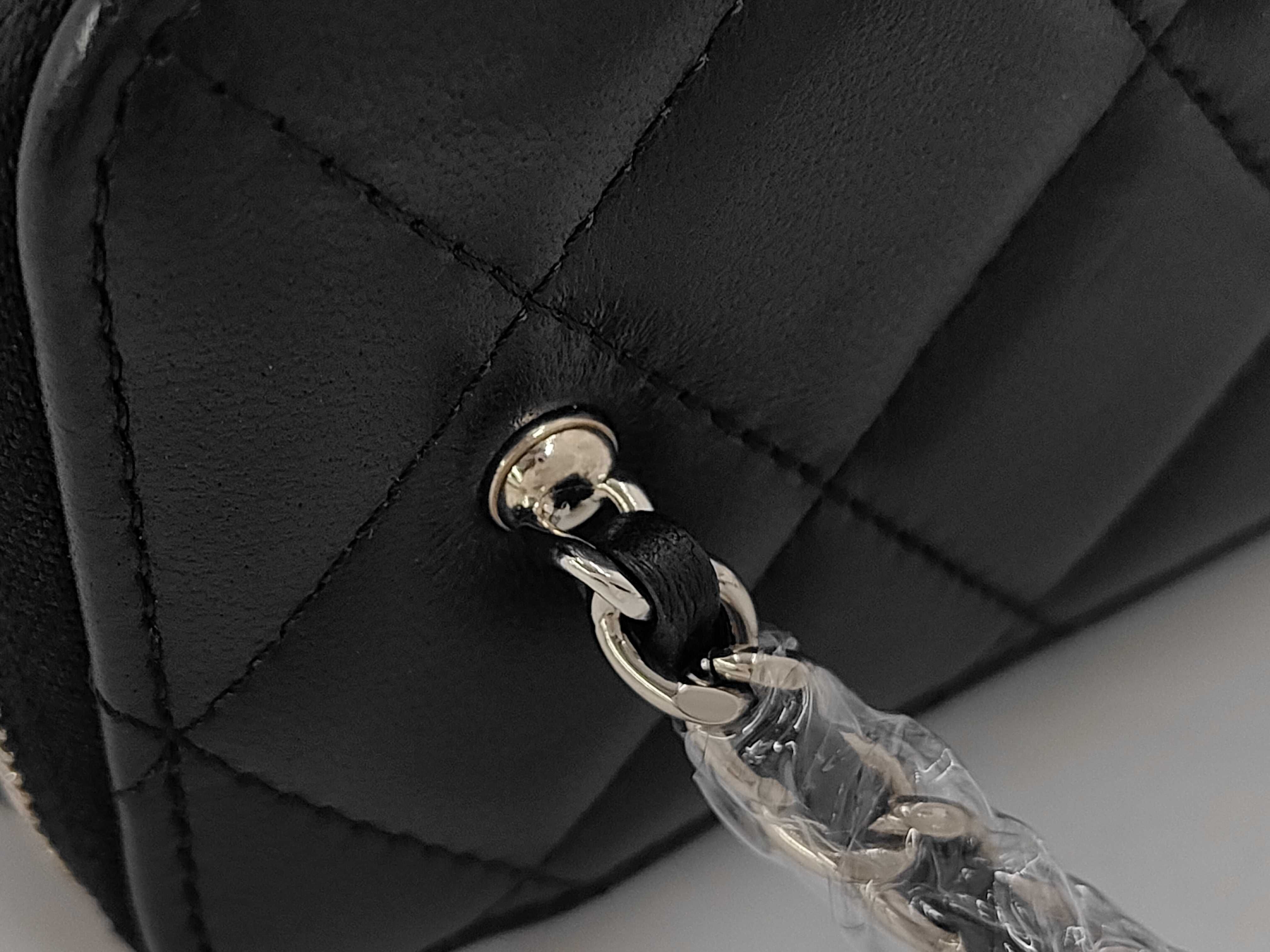 Matelassé Vanity Random Serial Chain Shoulder Bag — view 6