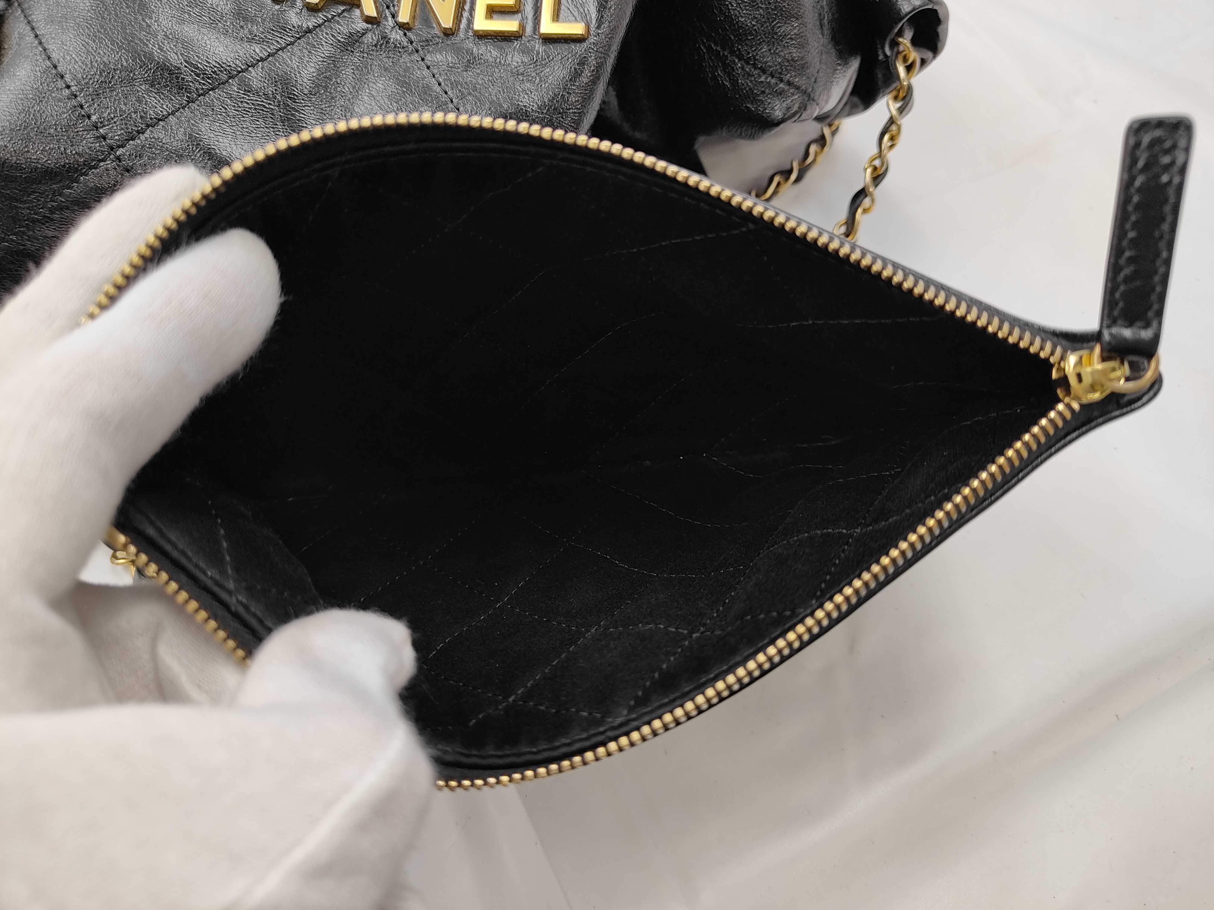 22 Small Black Shiny Calfskin Random AS3260 Bag Pouch Bag — view 14