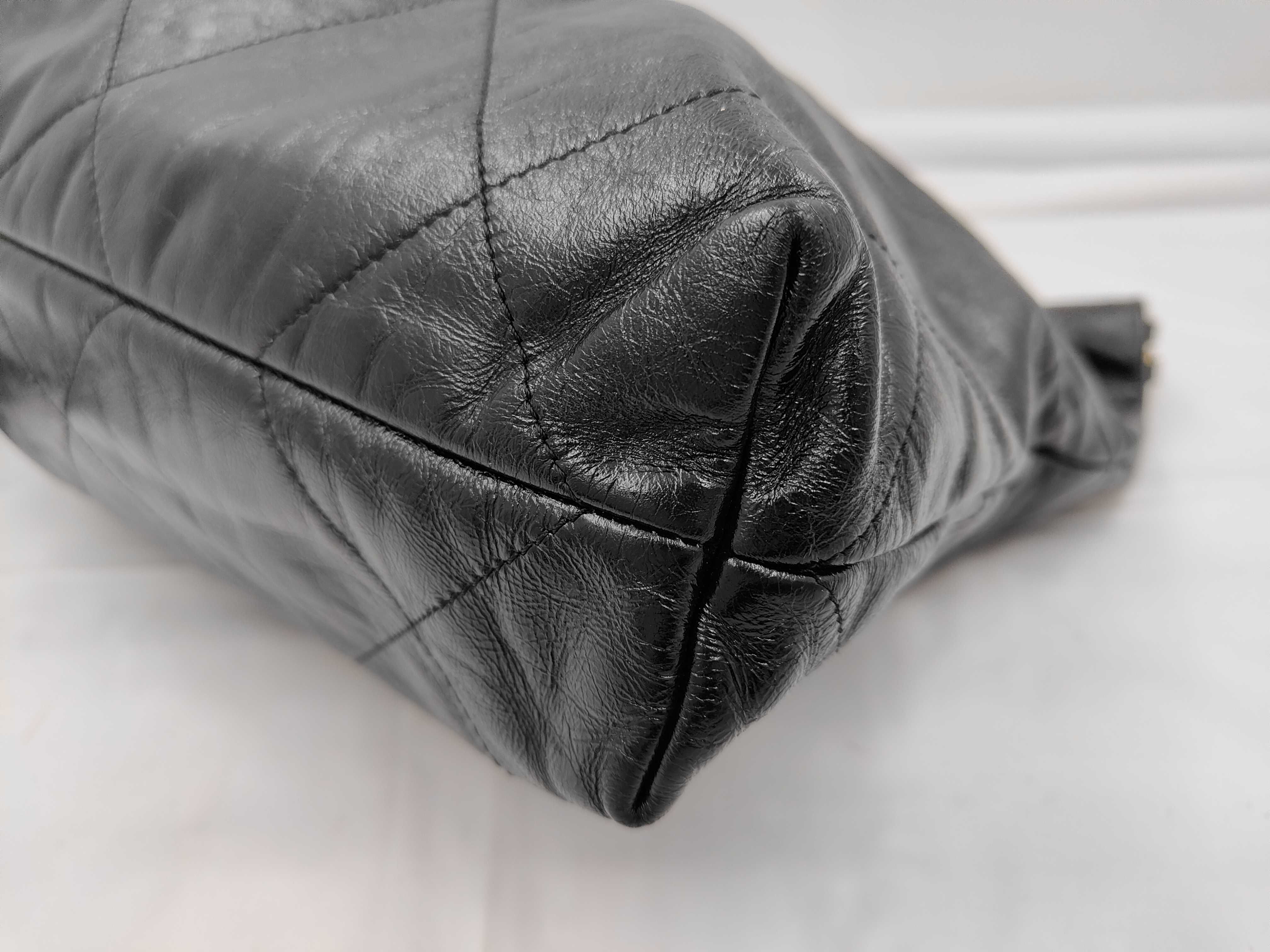 22 Small Black Shiny Calfskin Random AS3260 Bag Pouch Bag — view 7