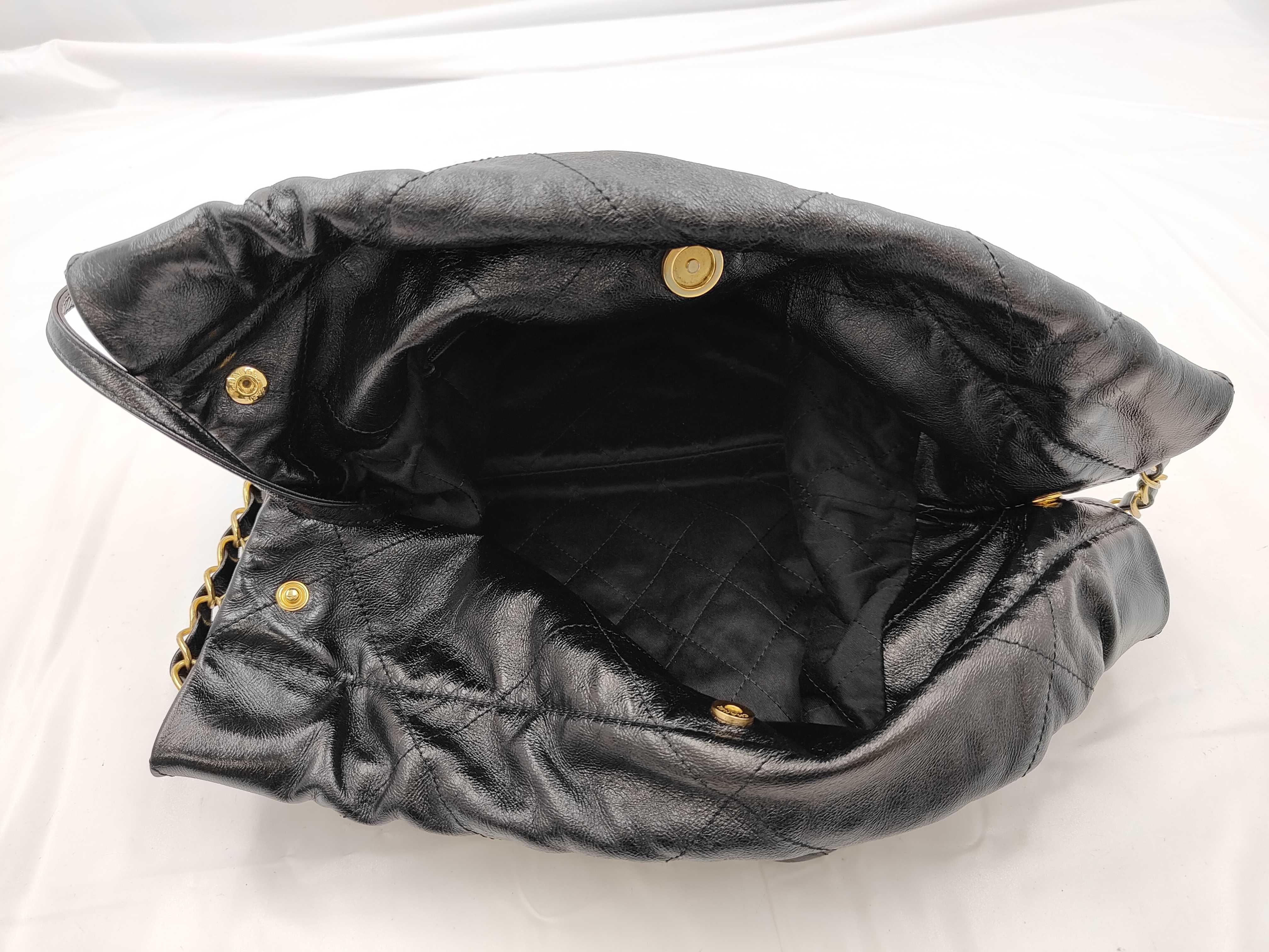 22 Small Black Shiny Calfskin Random AS3260 Bag Pouch Bag — view 9