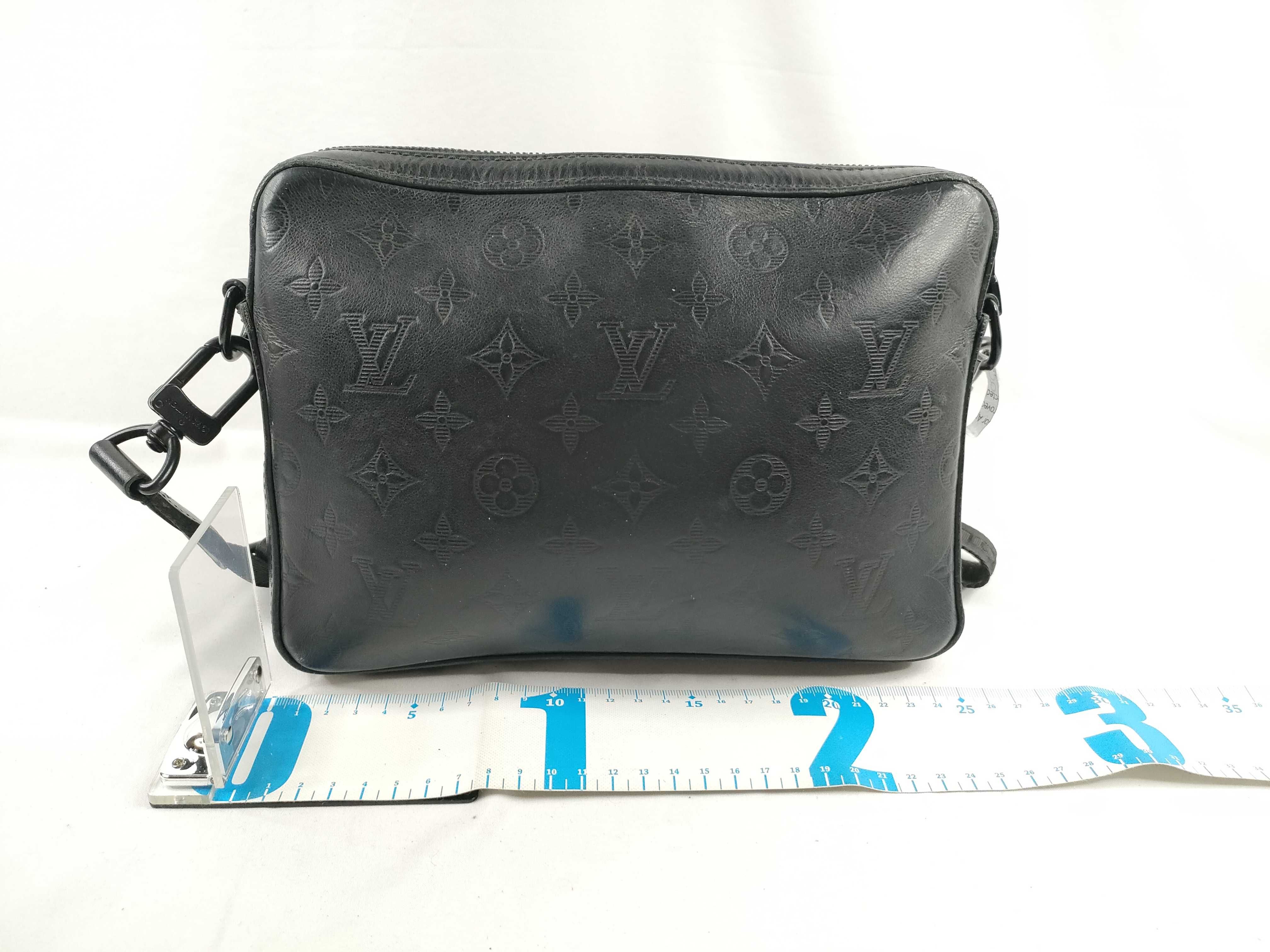 PH- Monogram Shadow Messenger Bag Black Leather M Shoulder Bag — view 2