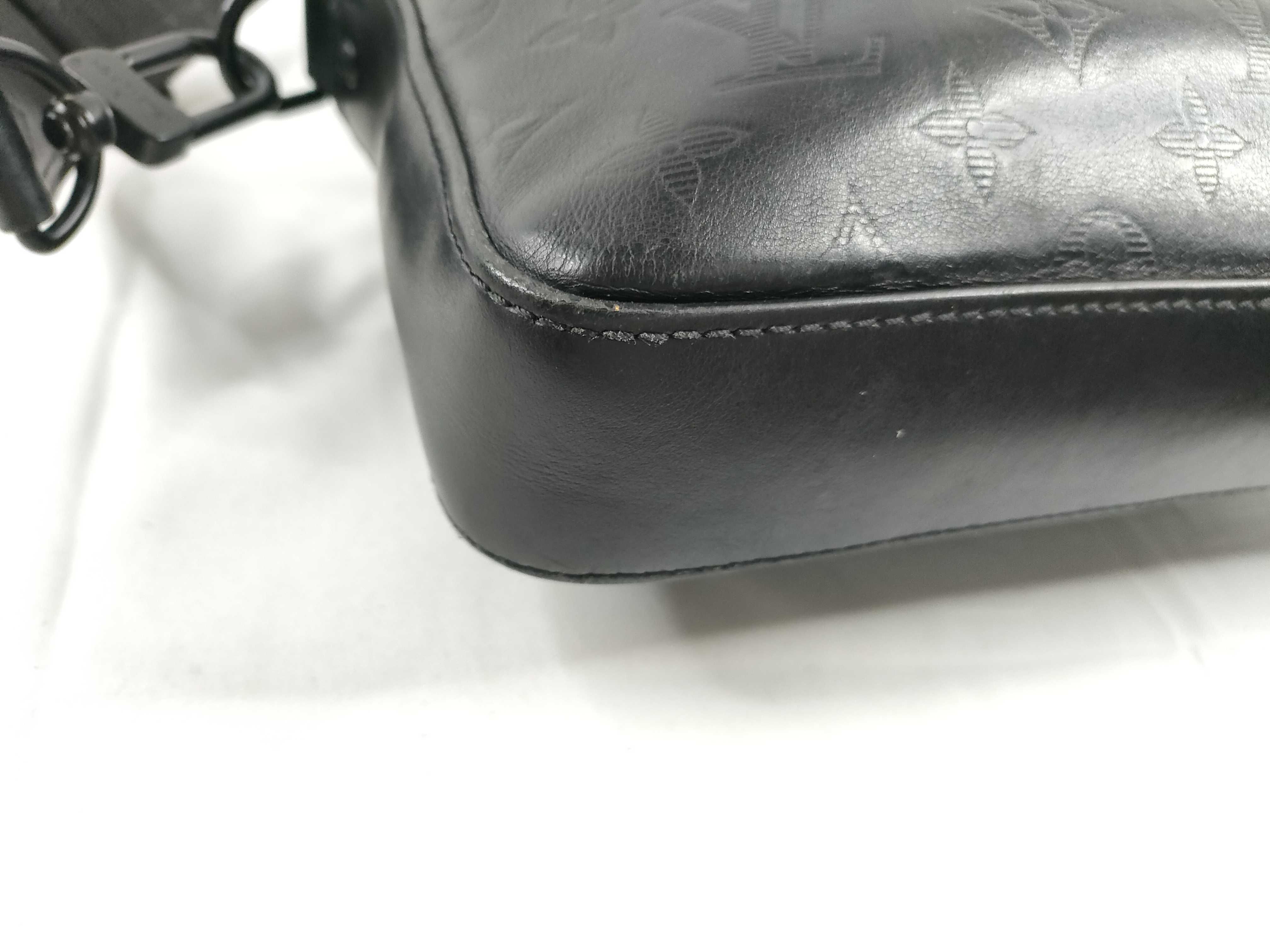 PH- Monogram Shadow Messenger Bag Black Leather M Shoulder Bag — view 3
