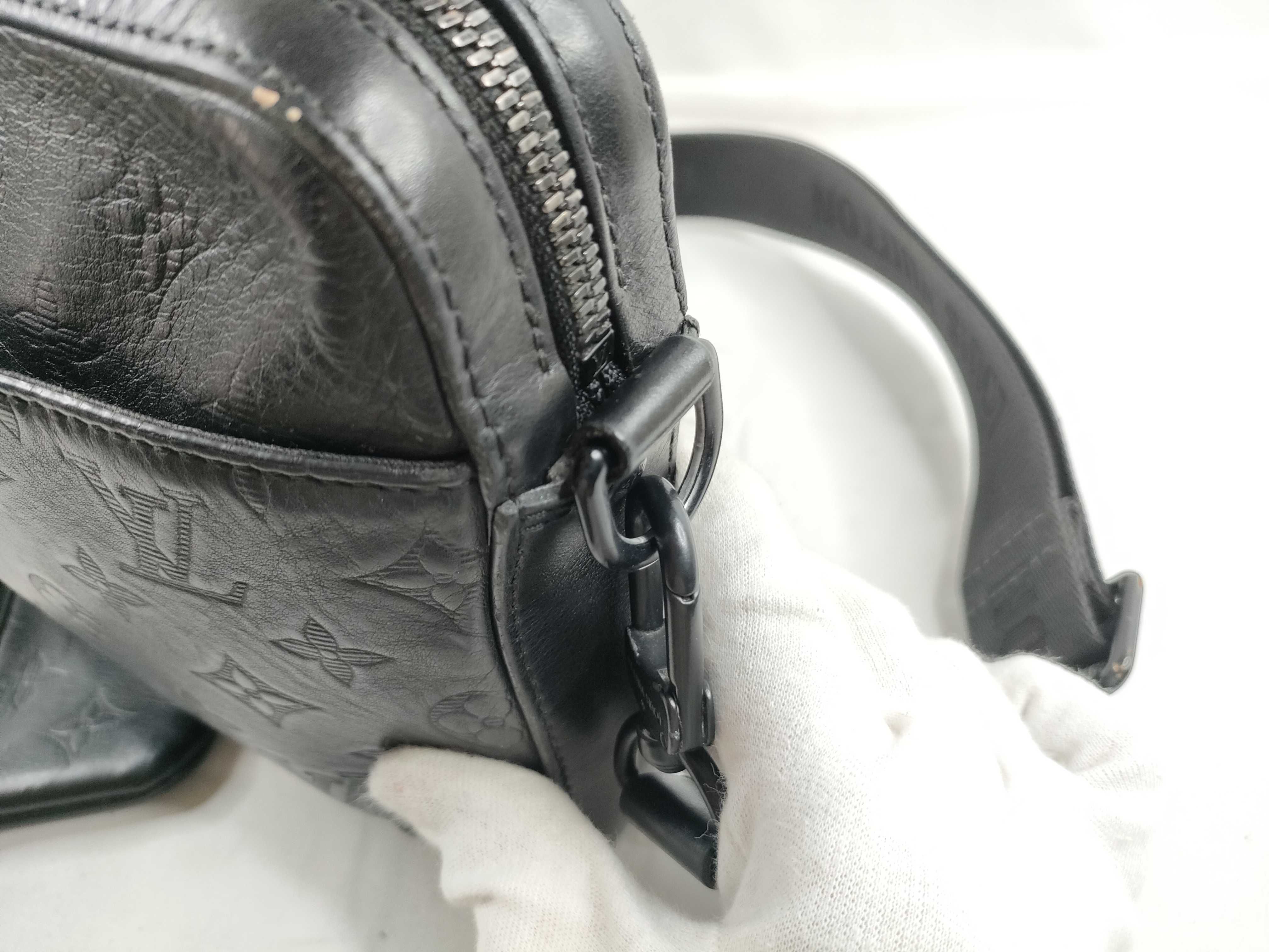 PH- Monogram Shadow Messenger Bag Black Leather M Shoulder Bag — view 8