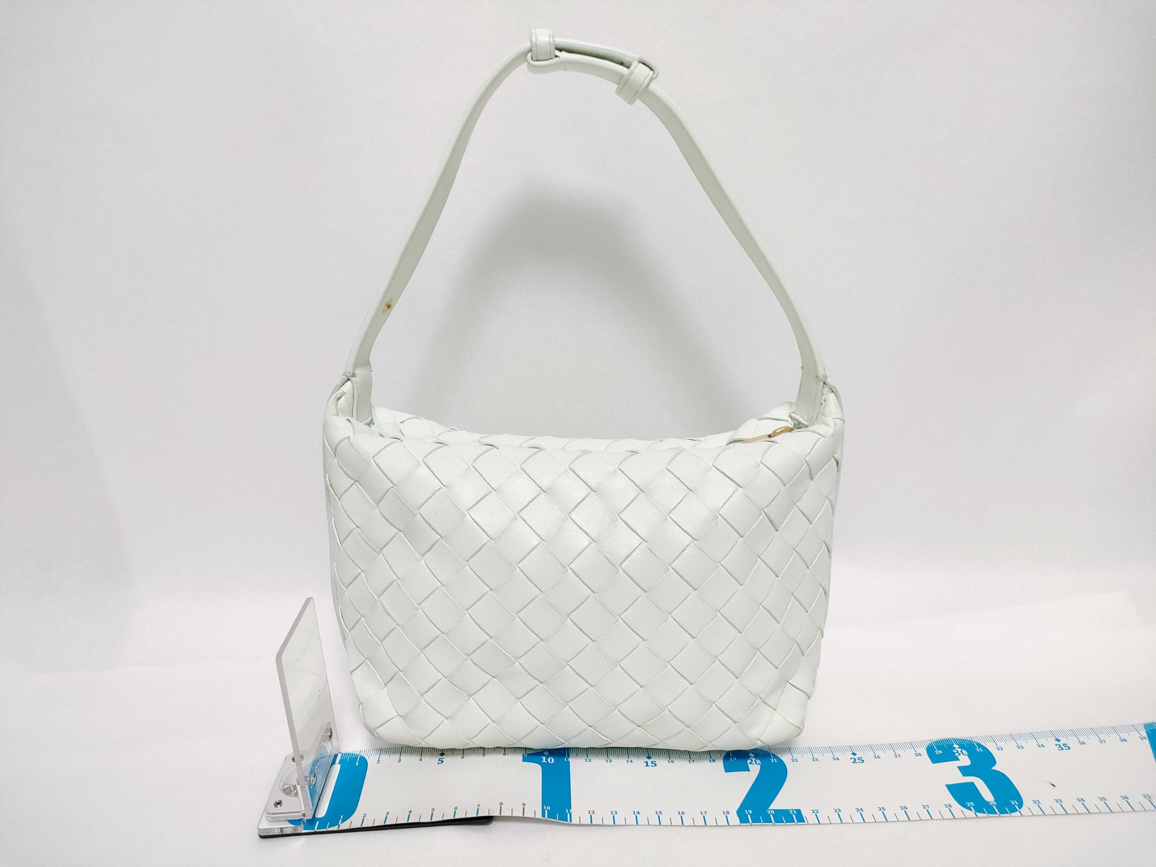 Intrecciato Bottega Veneta Wallace Intrecciato Shoulder Bag — view 2