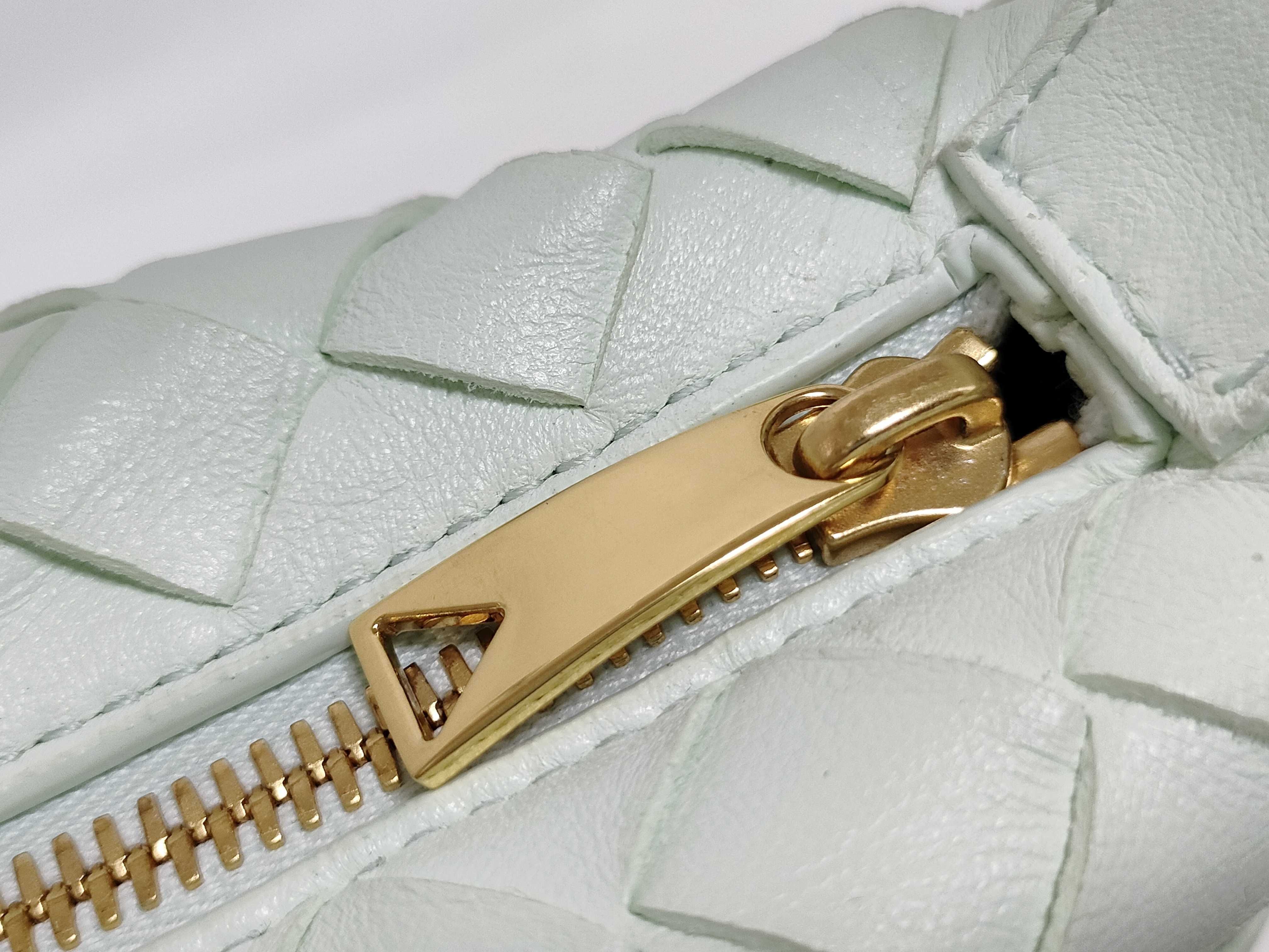 Intrecciato Bottega Veneta Wallace Intrecciato Shoulder Bag — view 12
