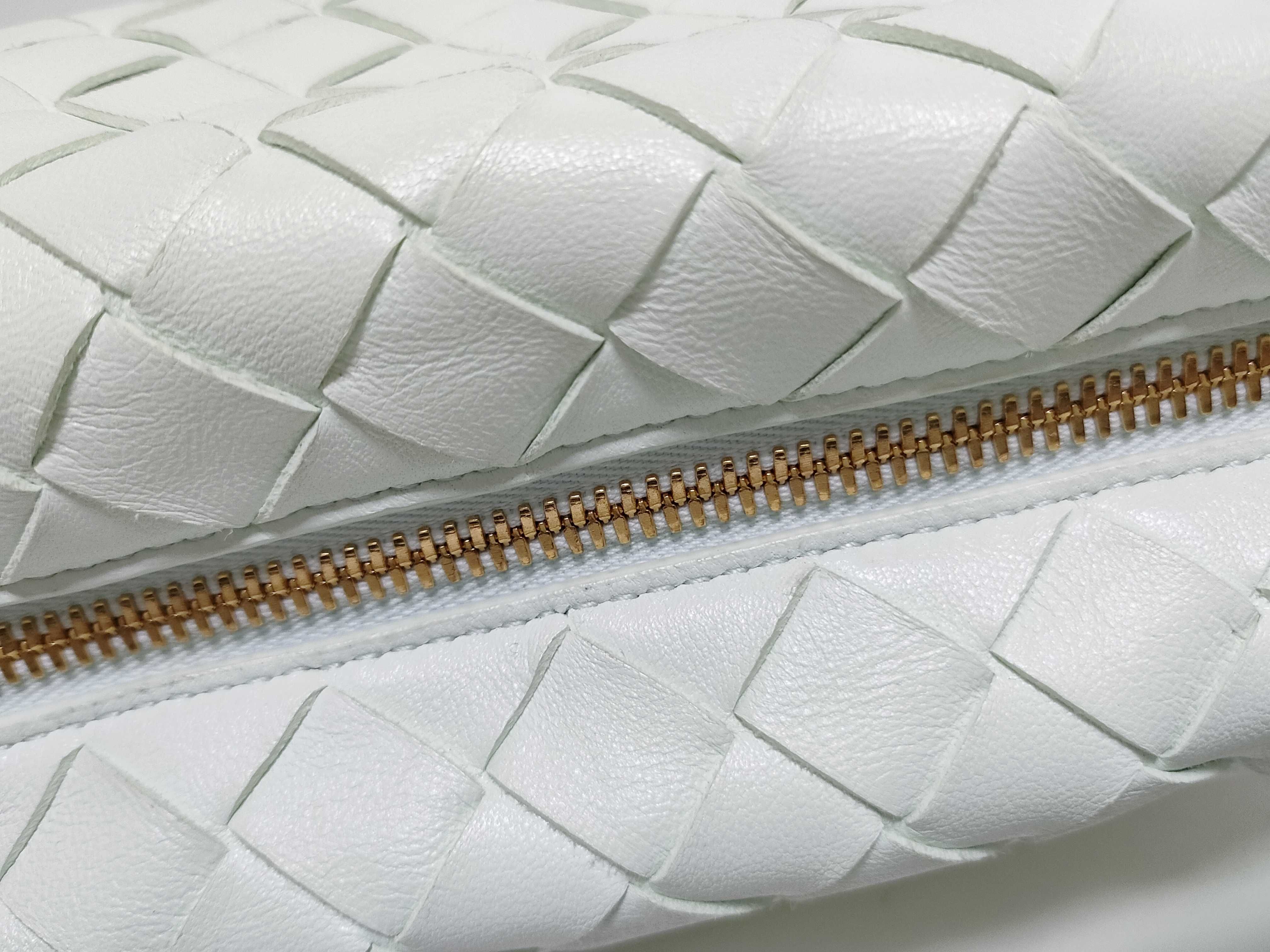 Intrecciato Bottega Veneta Wallace Intrecciato Shoulder Bag — view 5
