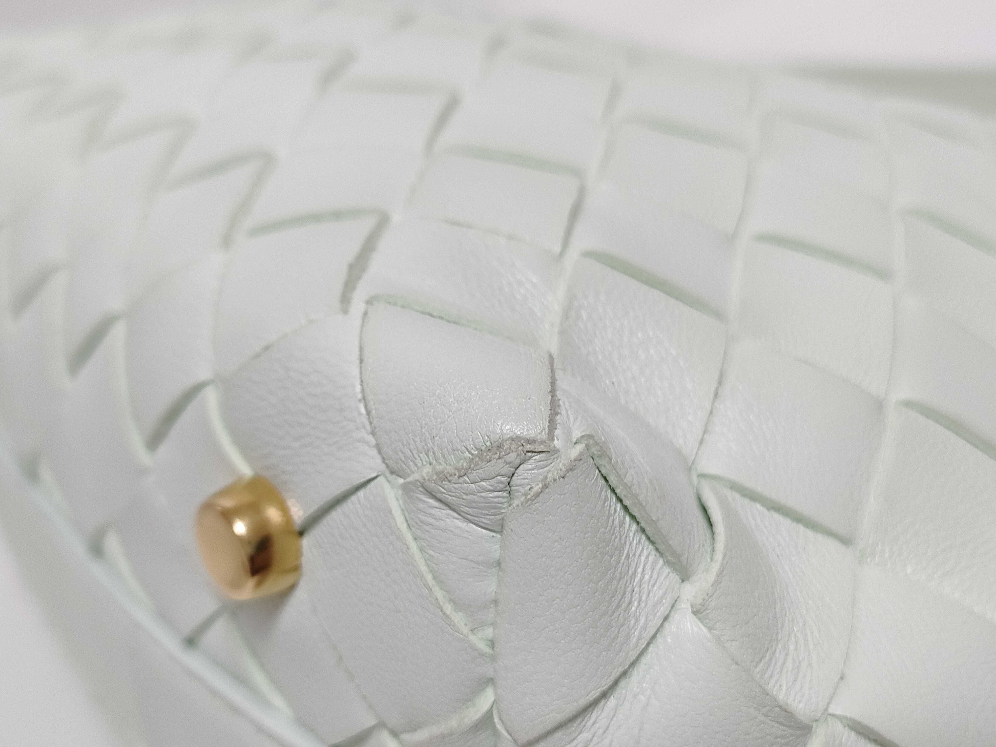 Intrecciato Bottega Veneta Wallace Intrecciato Shoulder Bag — view 7