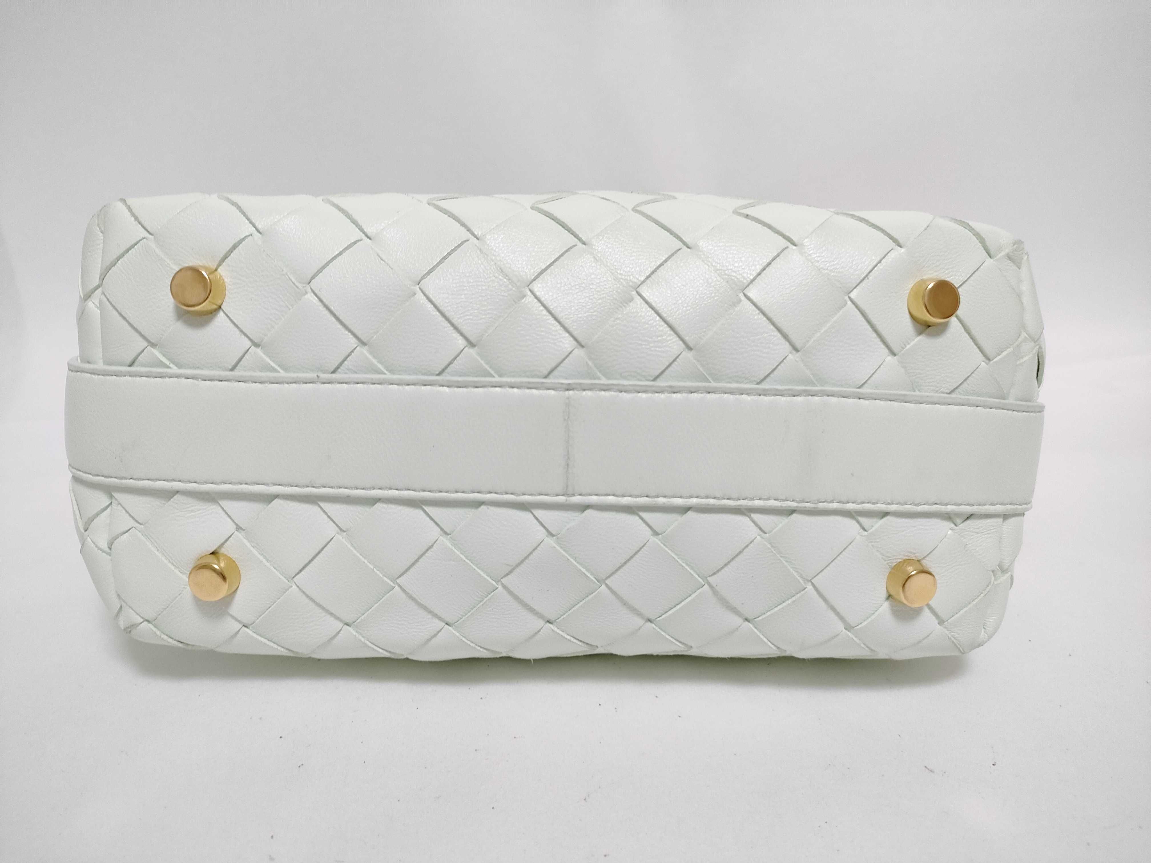 Intrecciato Bottega Veneta Wallace Intrecciato Shoulder Bag — view 8