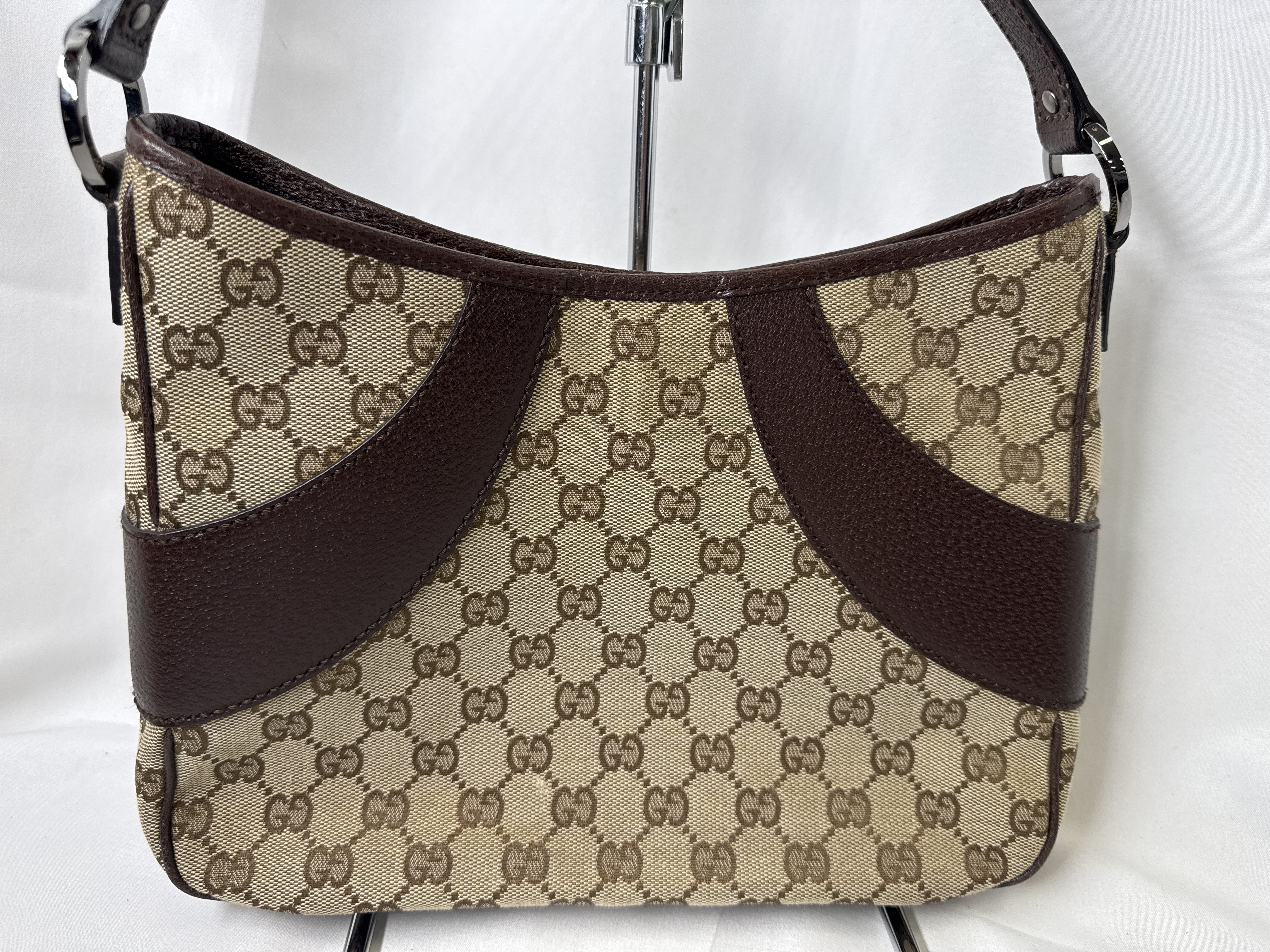 GG Canvas Shoulder Bag — view 2